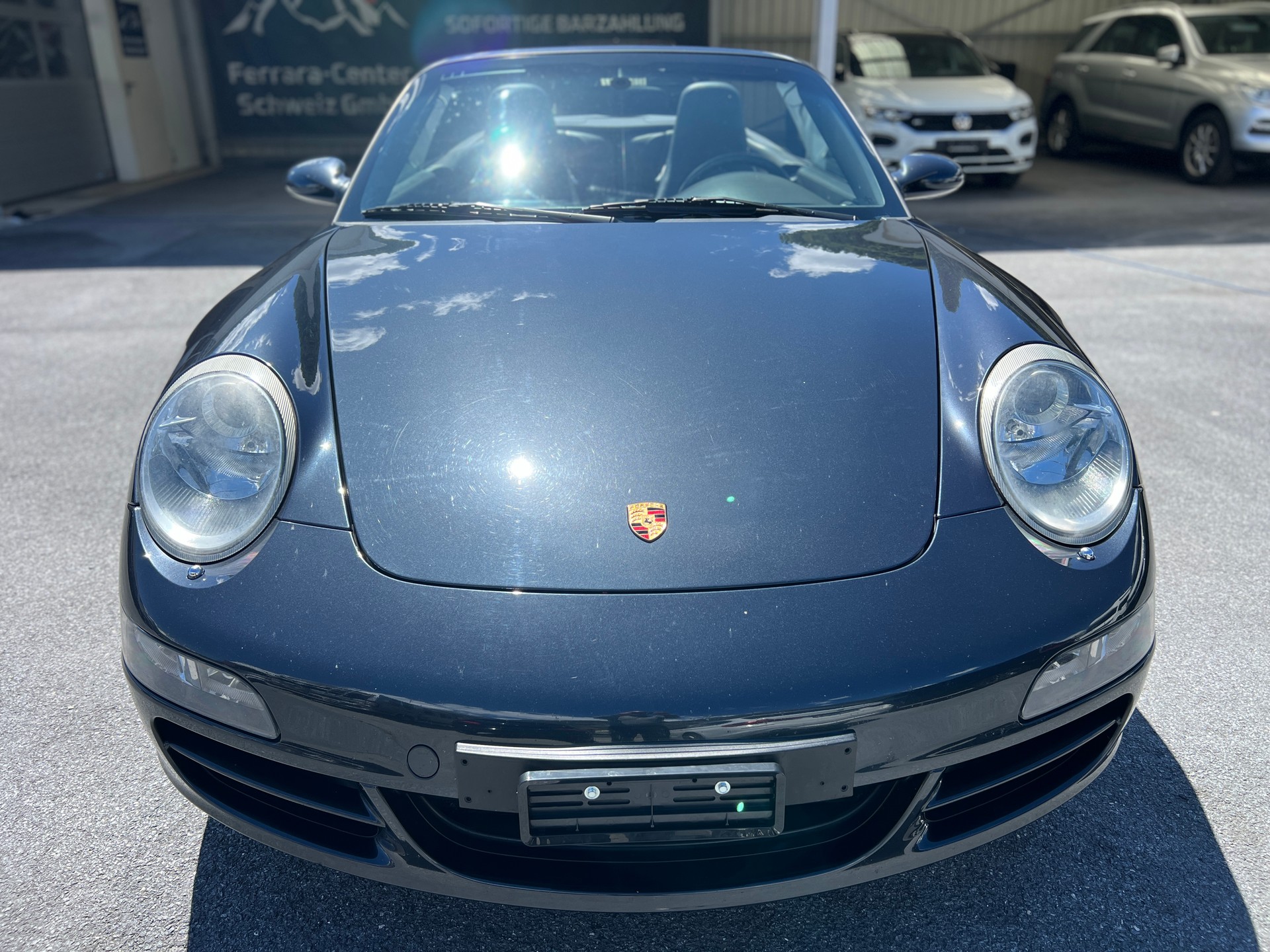 PORSCHE 911 Carrera 4-image-10