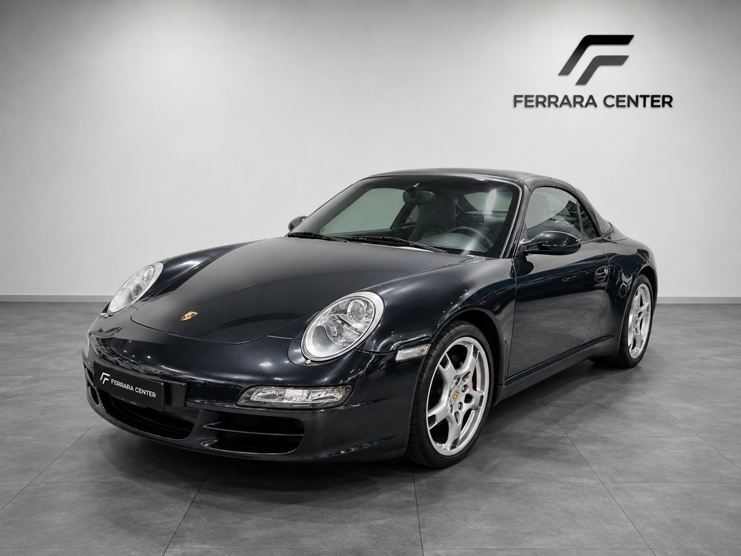 PORSCHE 911 Carrera 4