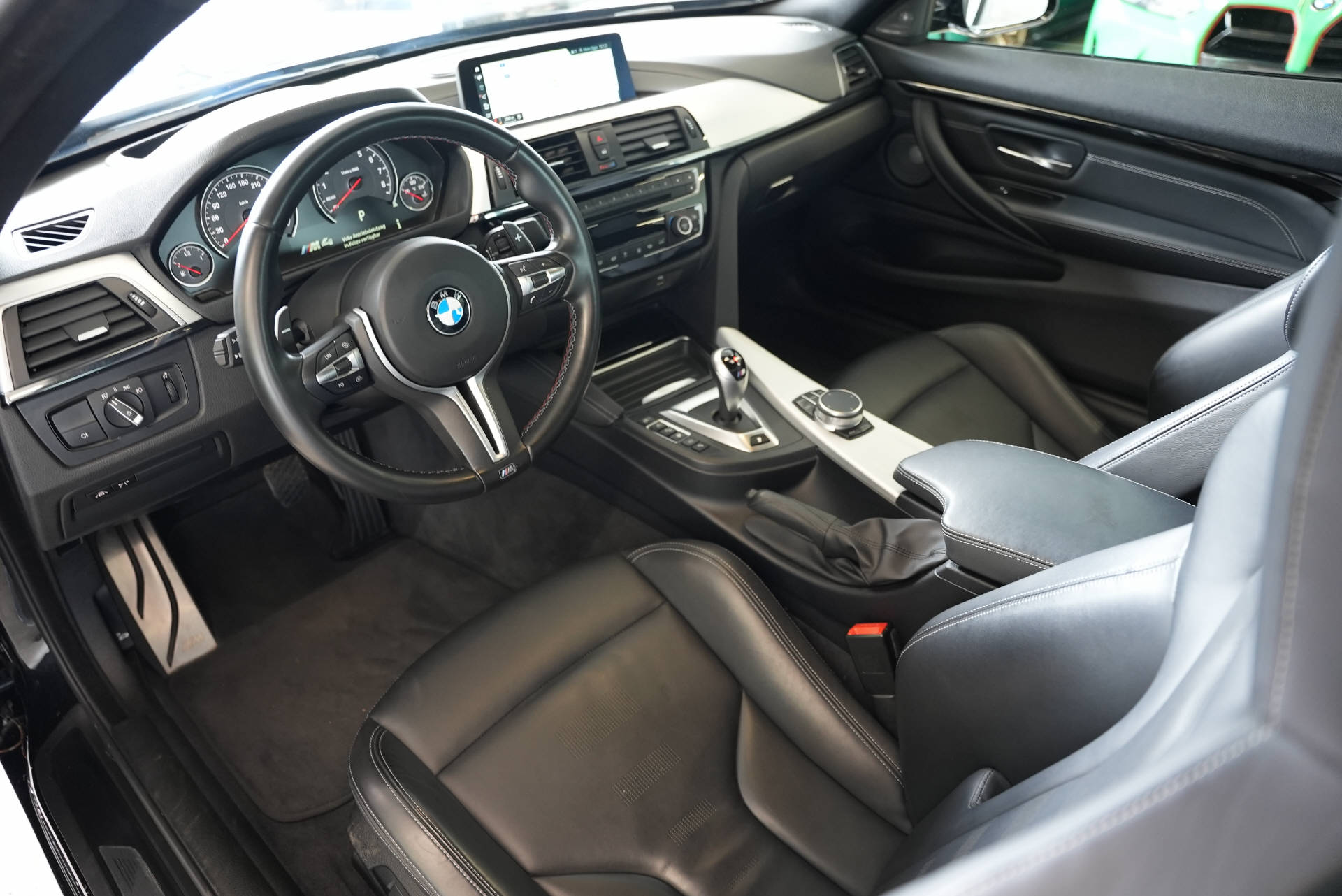 BMW M4 Coupé Competition DKG-image-6
