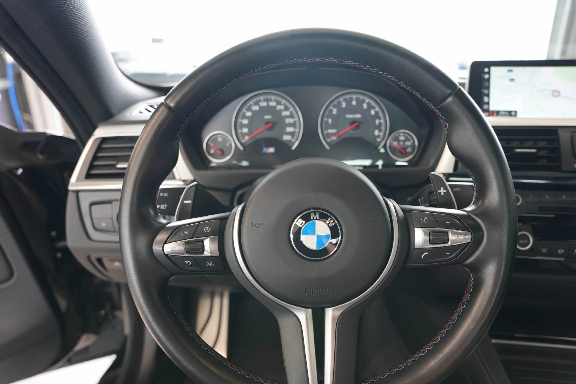 BMW M4 Coupé Competition DKG-image-12