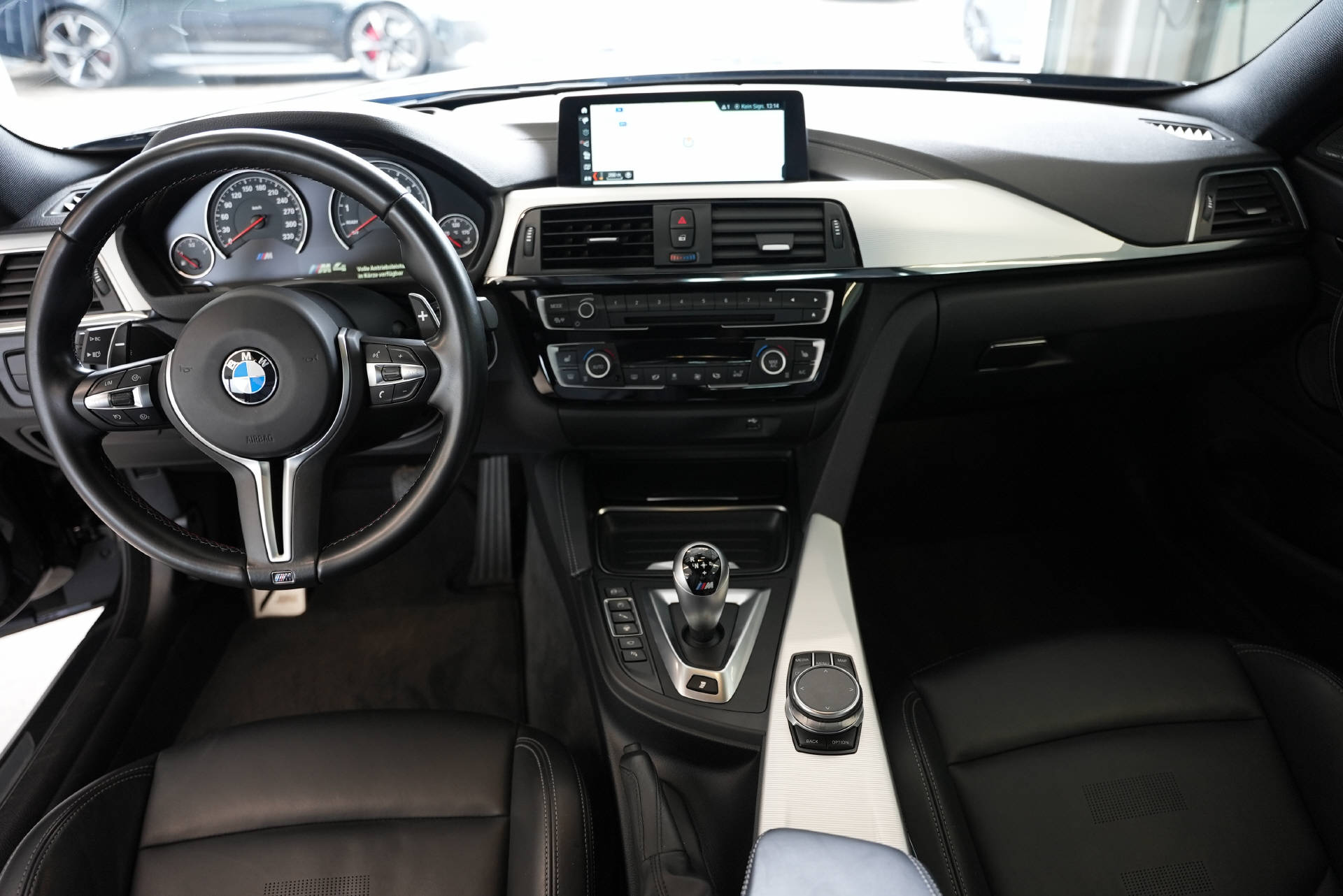 BMW M4 Coupé Competition DKG-image-11