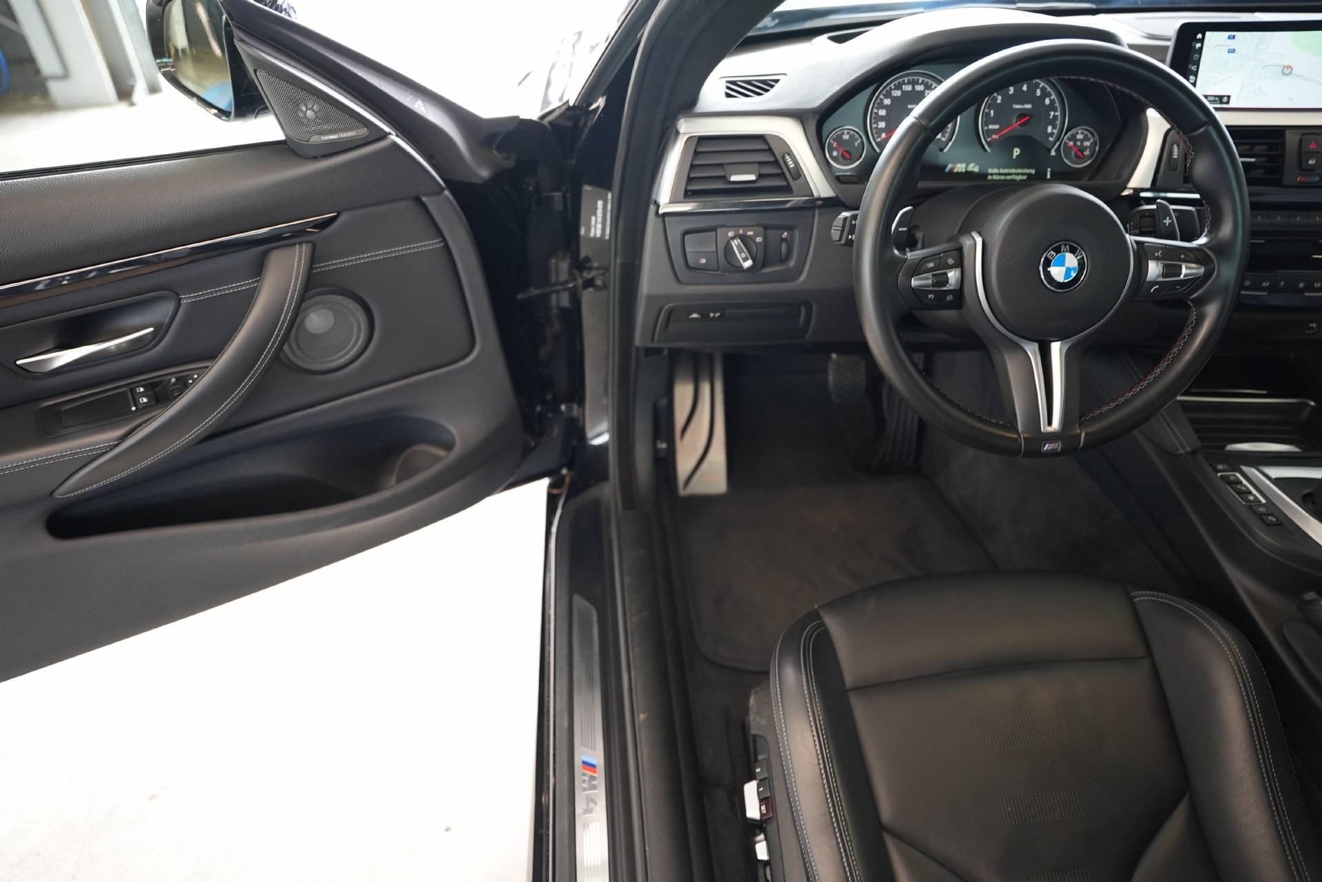 BMW M4 Coupé Competition DKG-image-8