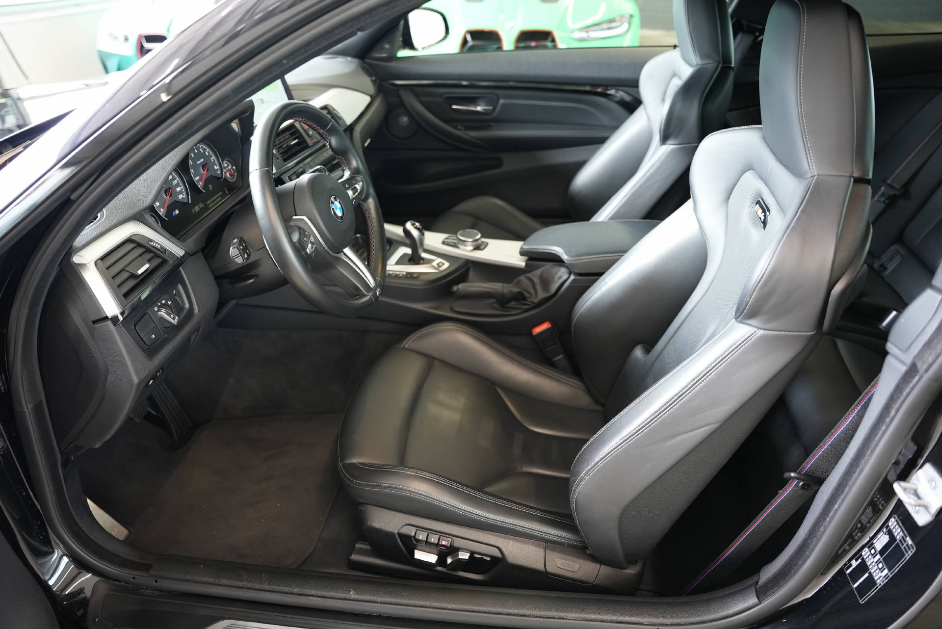 BMW M4 Coupé Competition DKG-image-7