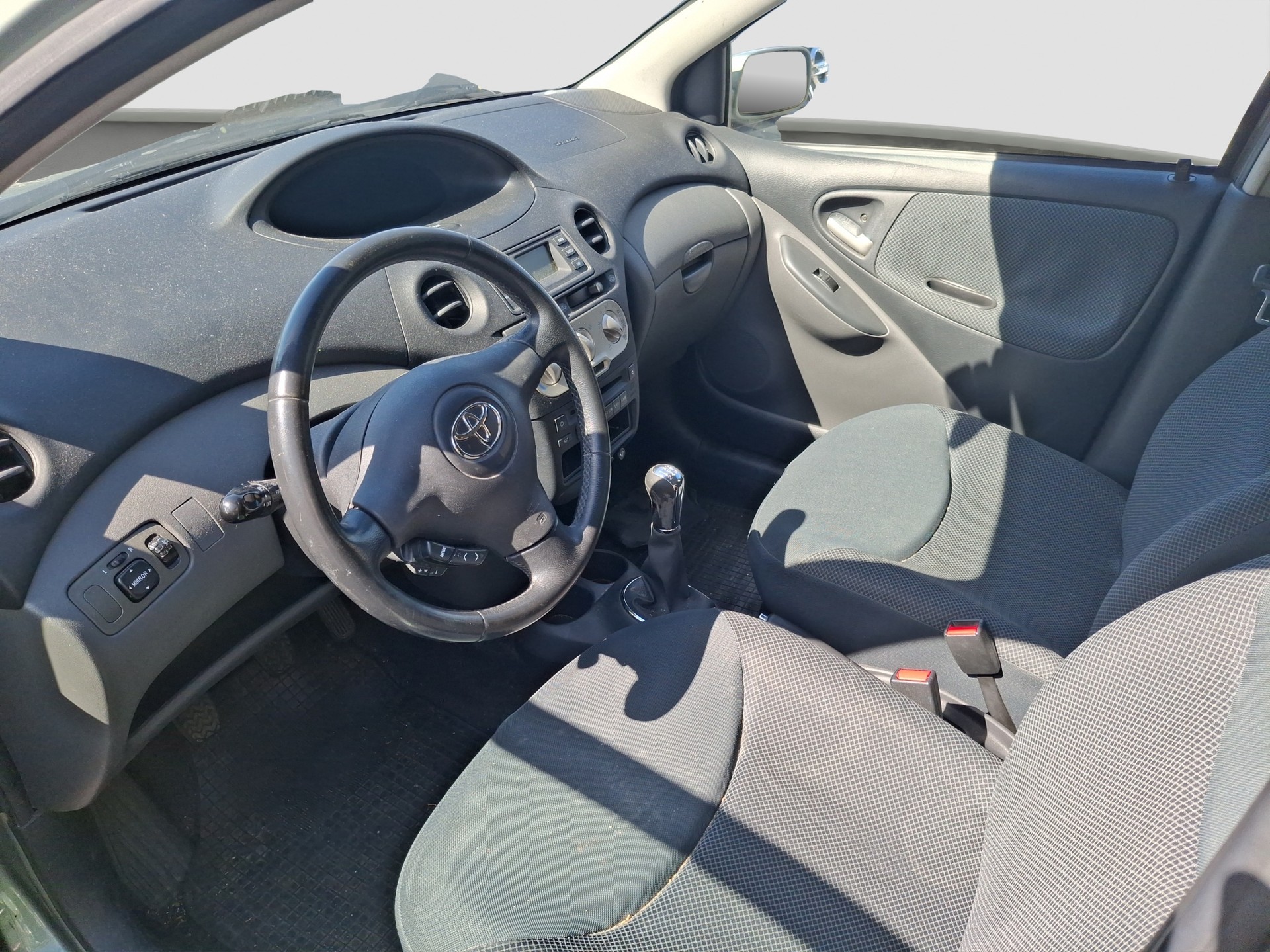 TOYOTA Yaris 1.3 Linea Sol-image-8