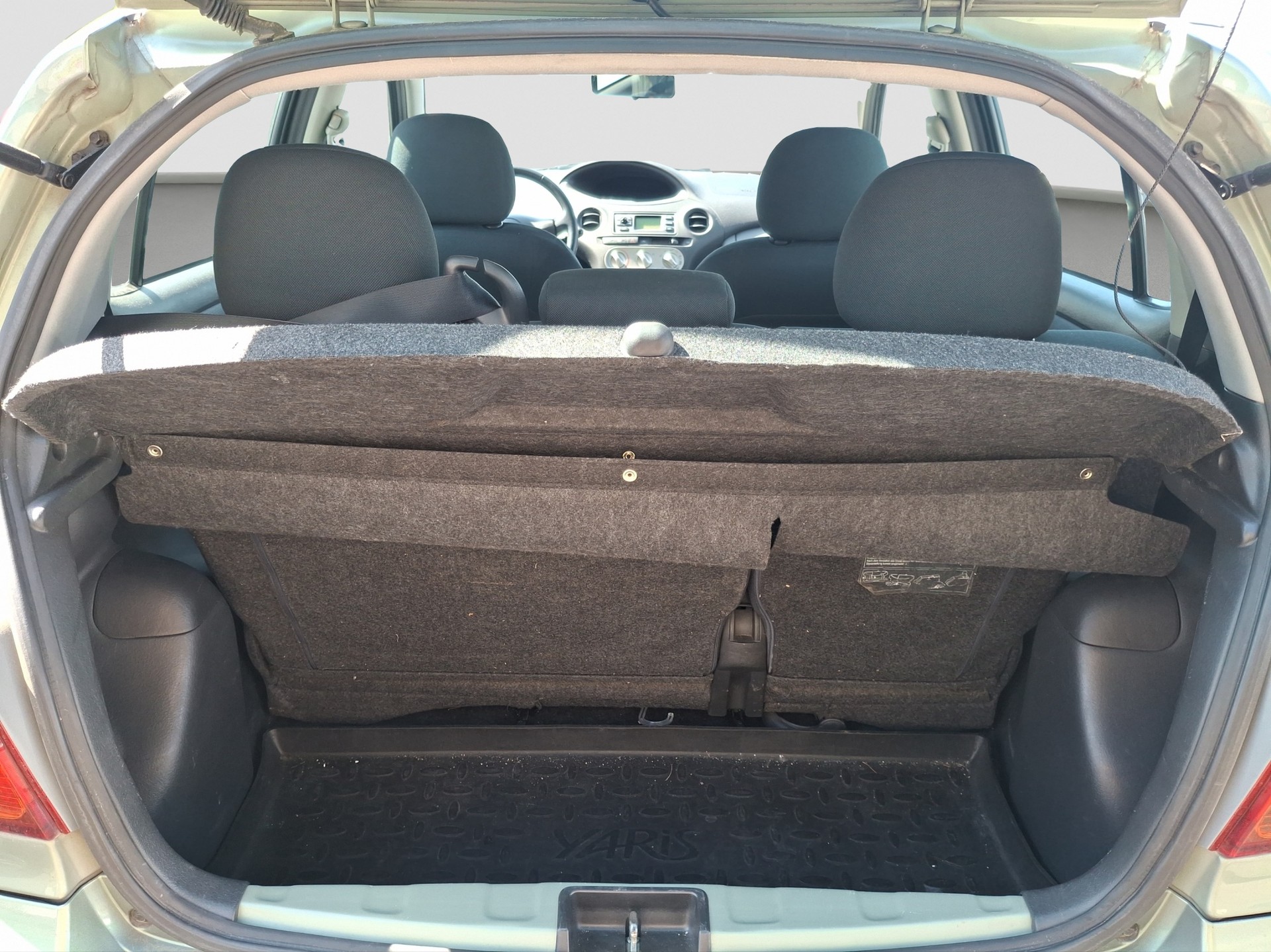 TOYOTA Yaris 1.3 Linea Sol-image-6