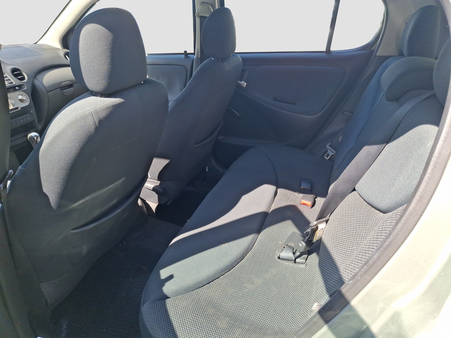 TOYOTA Yaris 1.3 Linea Sol-image-7