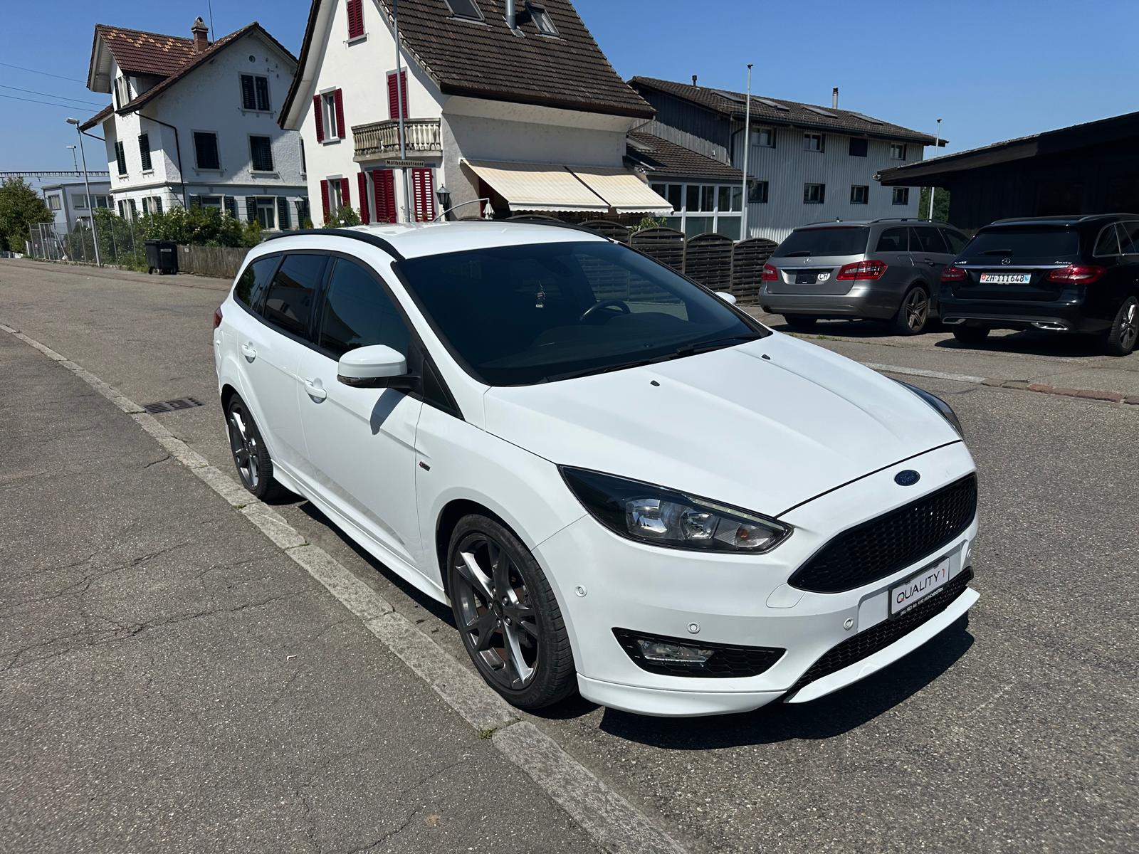 FORD Focus 1.0 SCTi ST Line Automatic-image-2