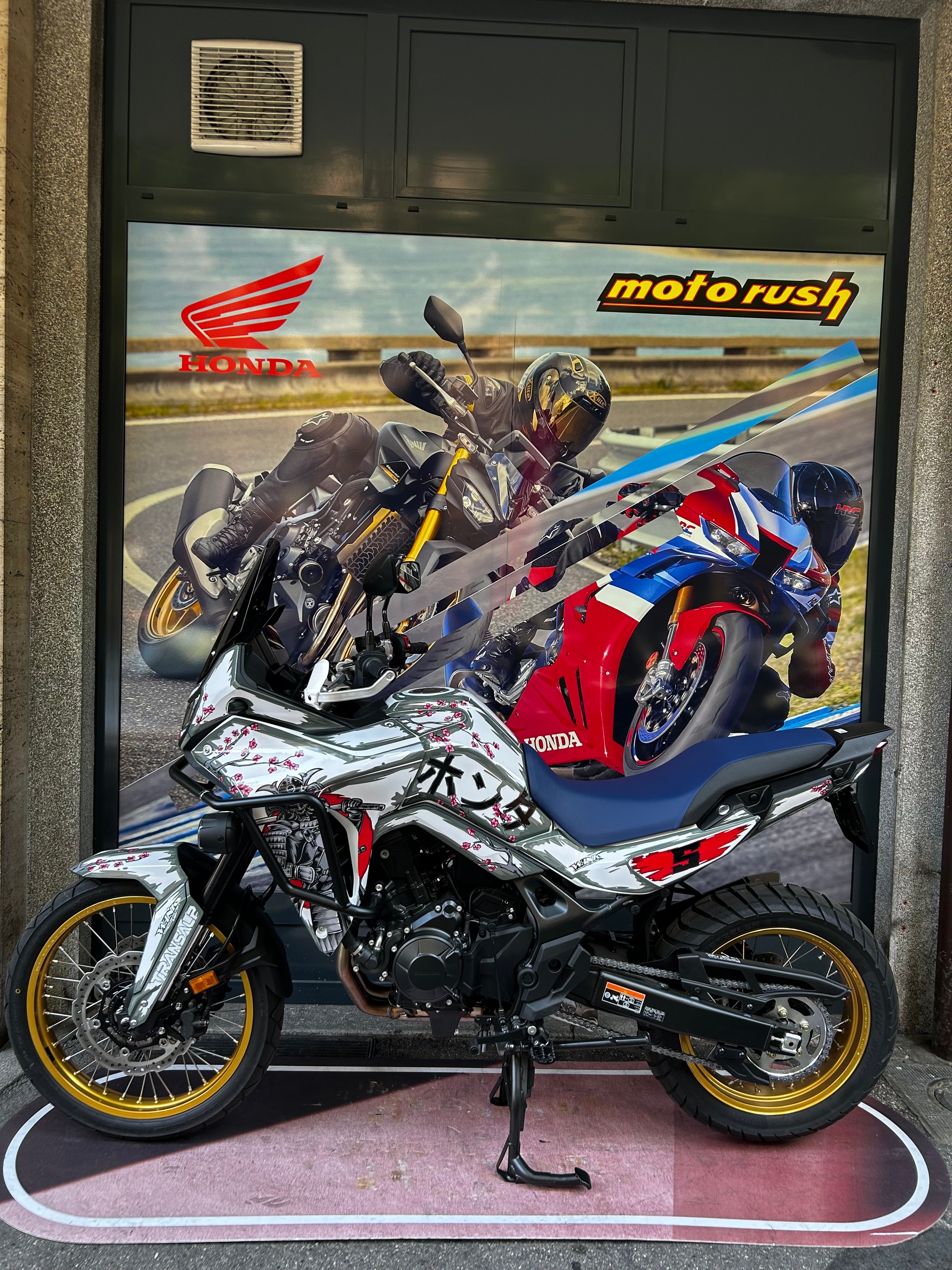 HONDA XL 750 Transalp-image-1