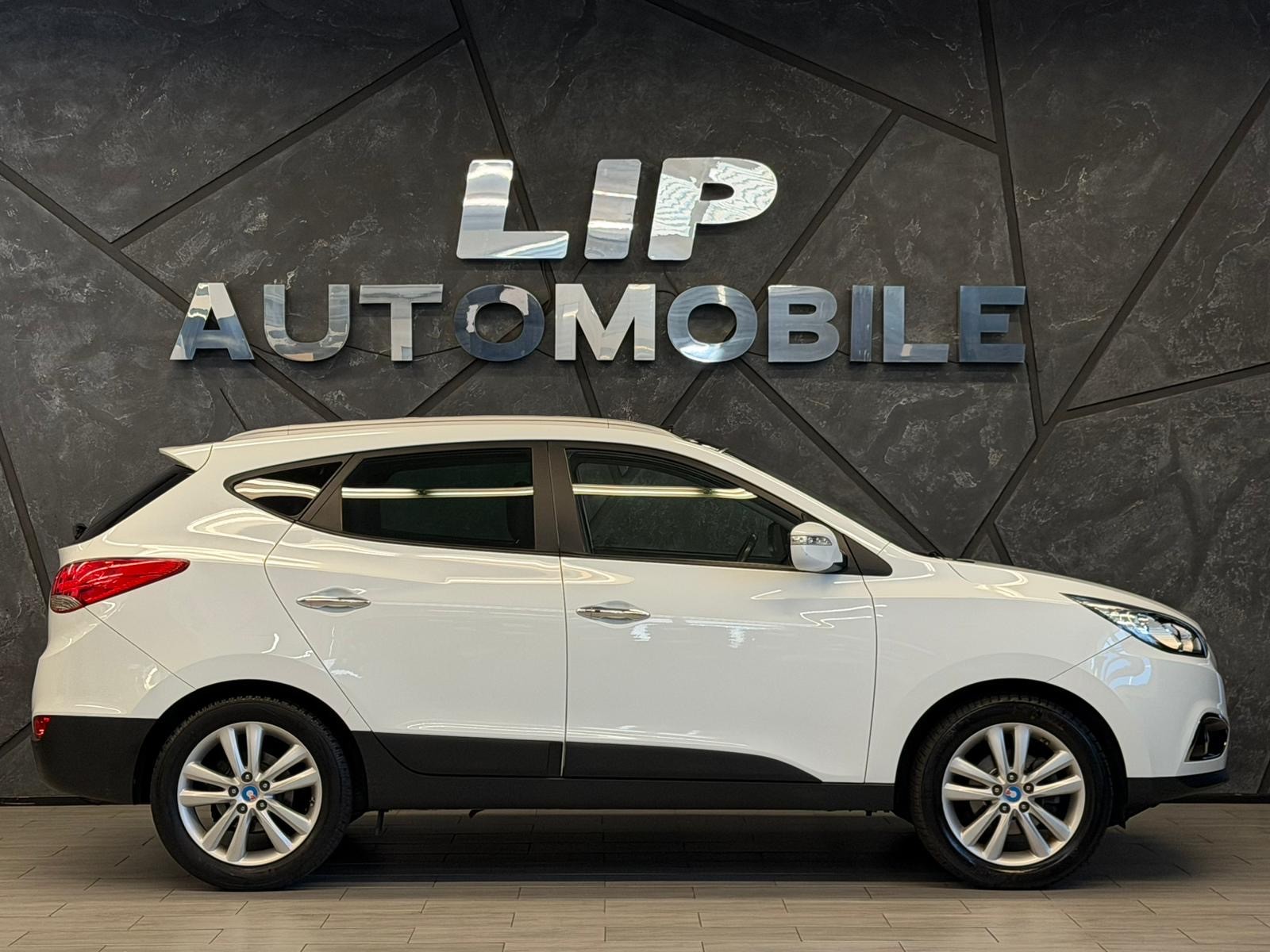 HYUNDAI iX 35 2.0 CRDi Premium 4WD Automatic-showroom-element-3