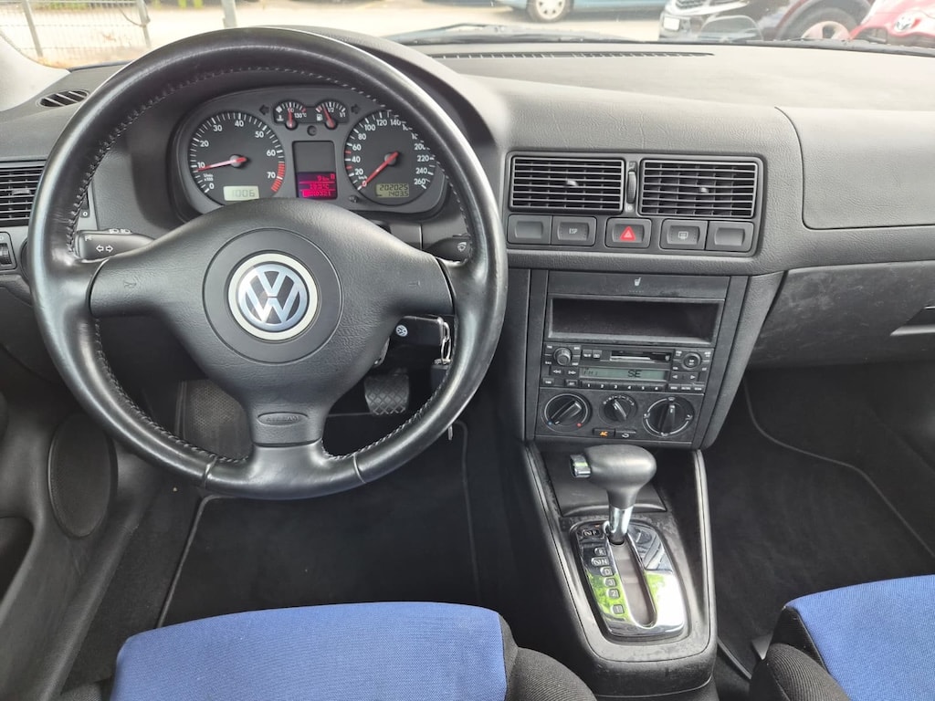 VW Golf 1.6 Comfortline Generation Automatic-image-12