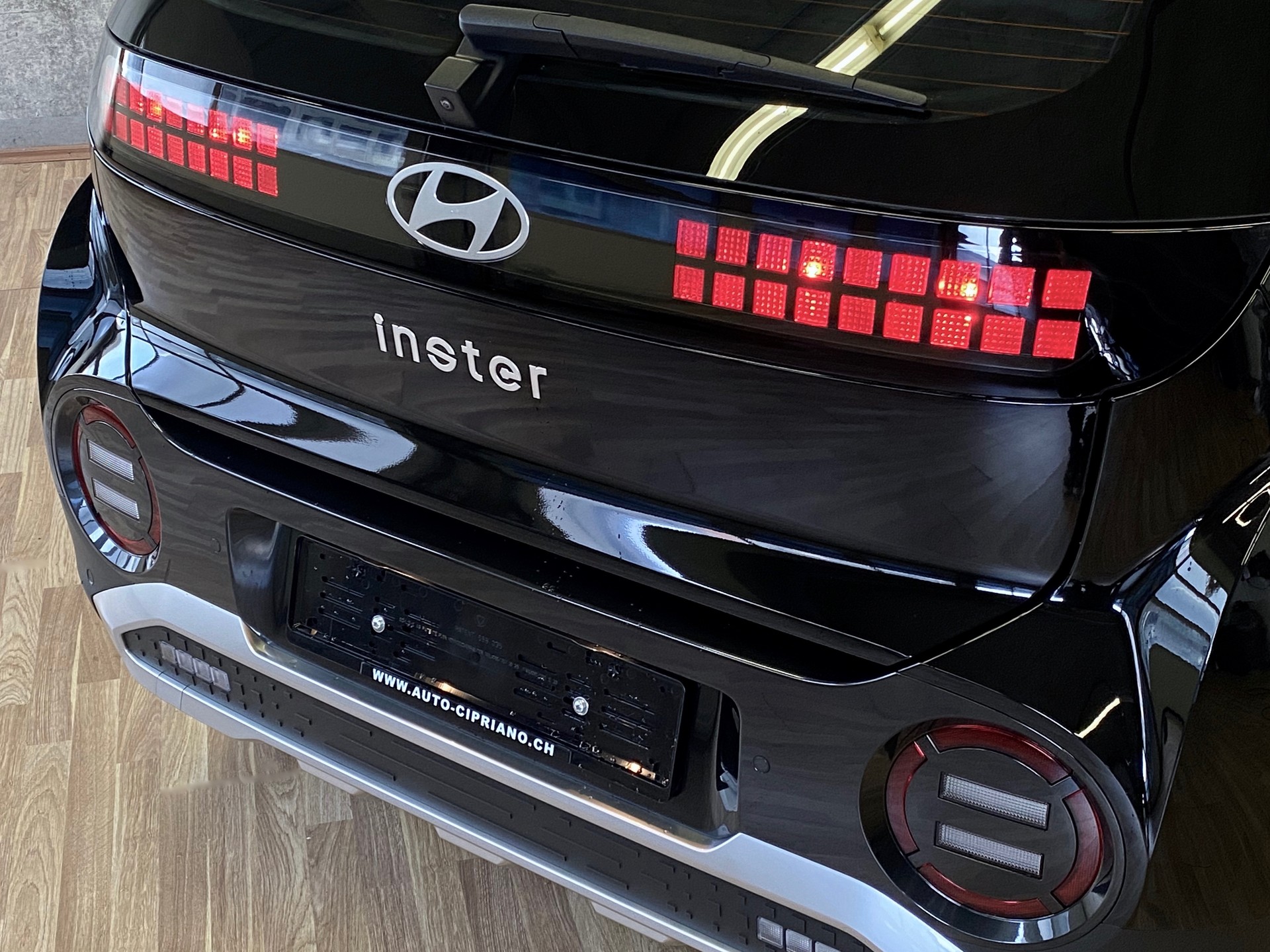 HYUNDAI Inster 42kWh Electric-image-31