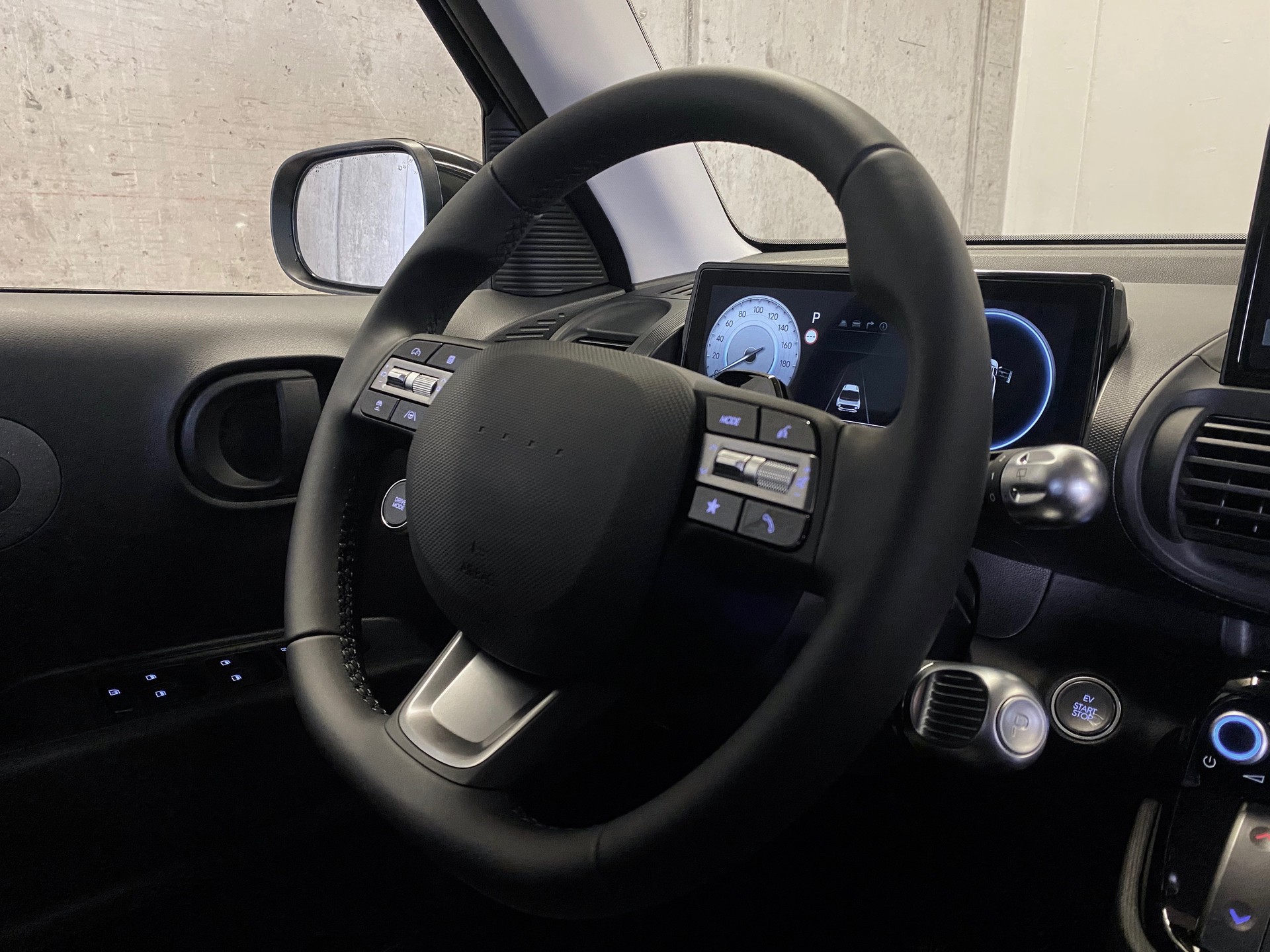 HYUNDAI Inster 42kWh Electric-image-6