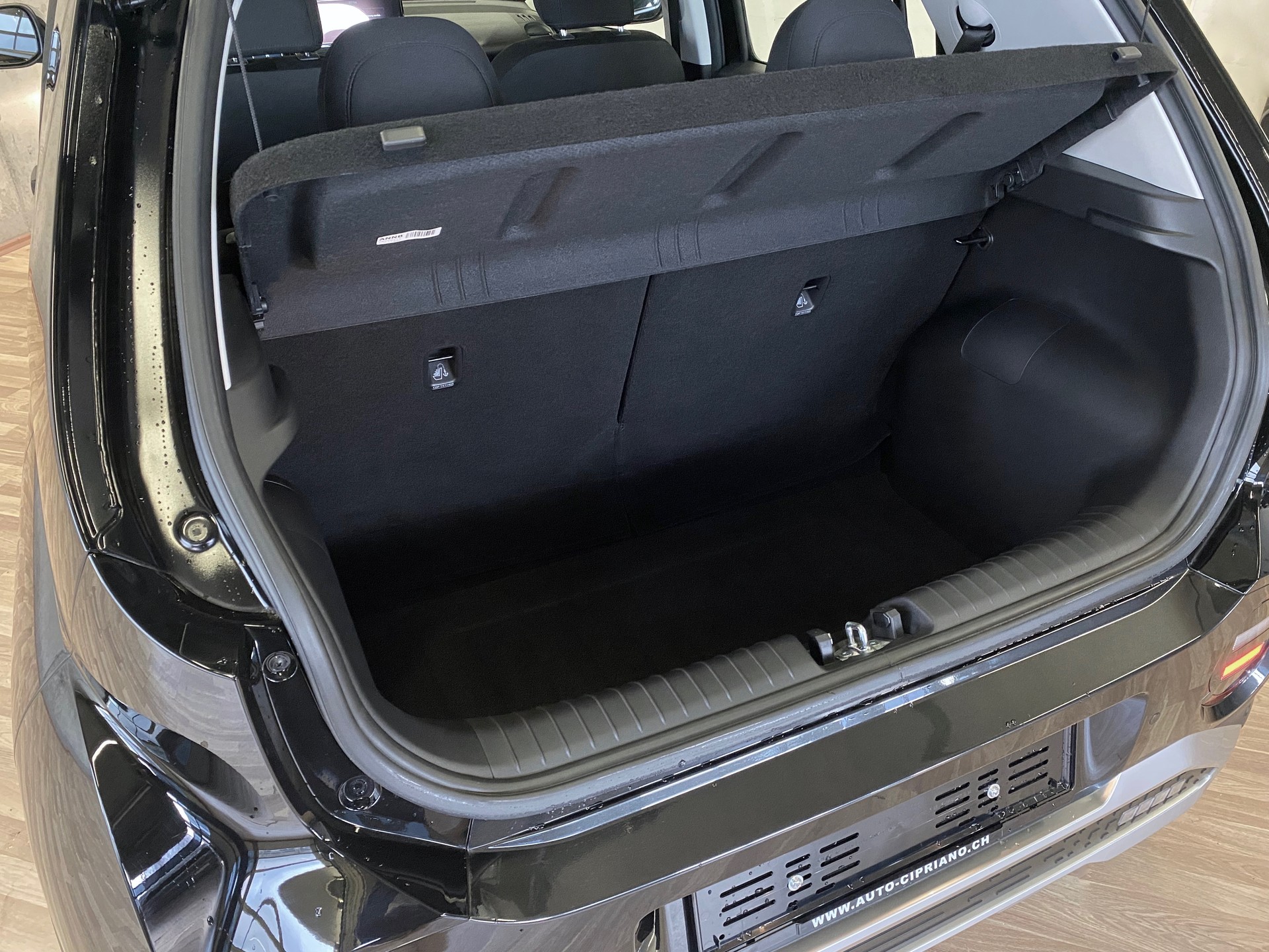 HYUNDAI Inster 42kWh Electric-image-30