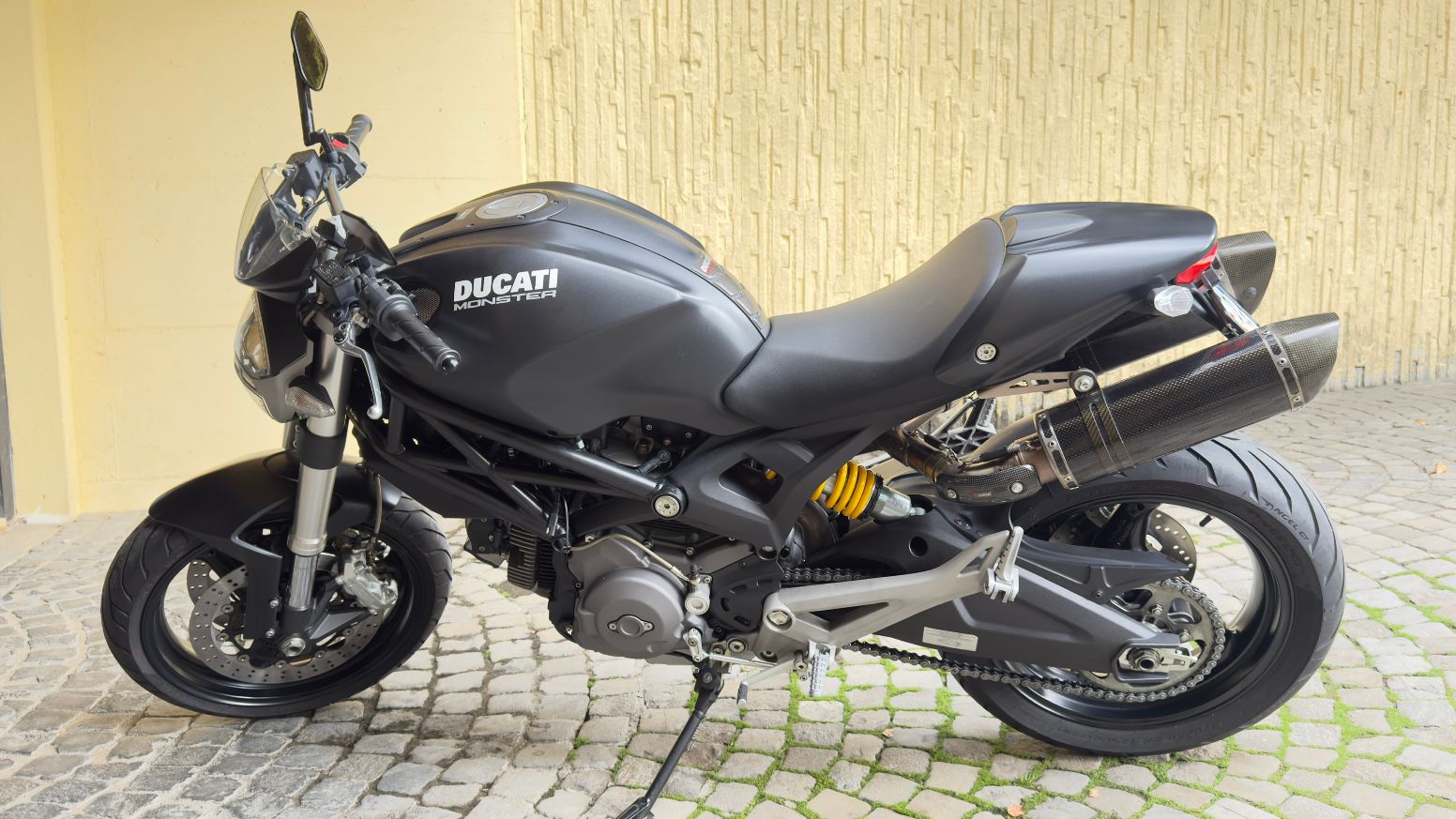 DUCATI MONSTER 696 - acheter un véhicule d'occasion | MotoScout24