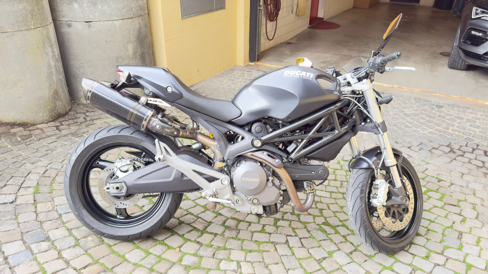 DUCATI MONSTER 696-image-0