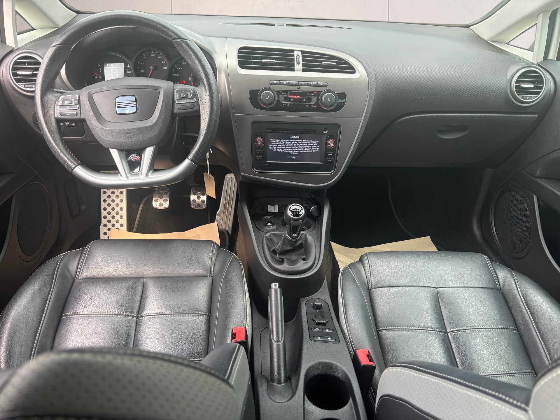 SEAT Leon 1.4 TSI FR-image-6
