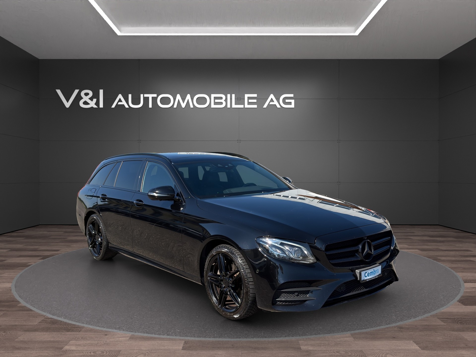 MERCEDES-BENZ E 250 AMG Line 9G-Tronic-showroom-element-1