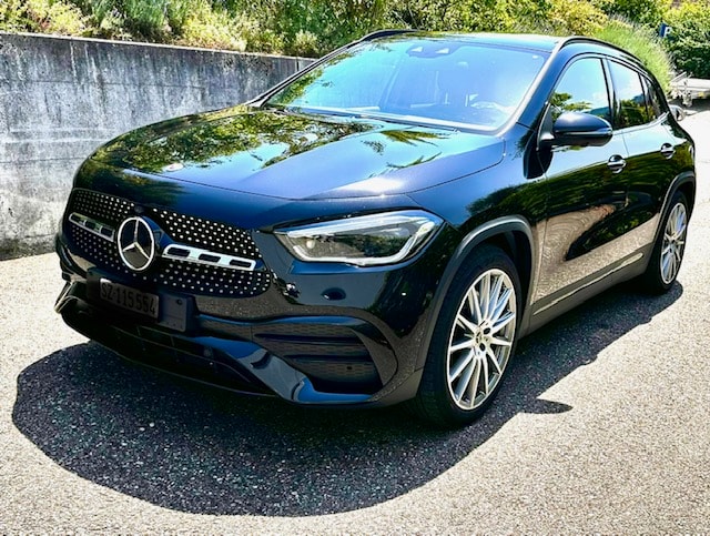 MERCEDES-BENZ GLA 220 d AMG Line 4matic-image-1