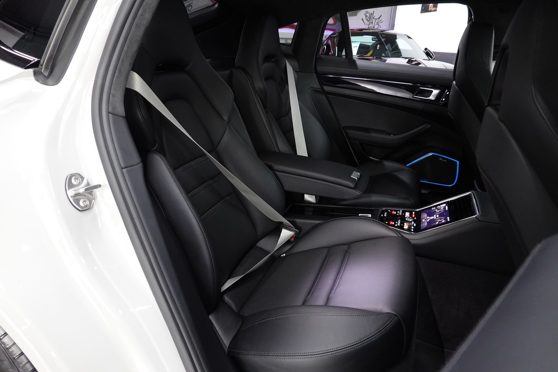 PORSCHE PANAMERA TURBO PDK PTS KREIDE CH-FZ APPROVED LAUFEND BIS 2027-image-45