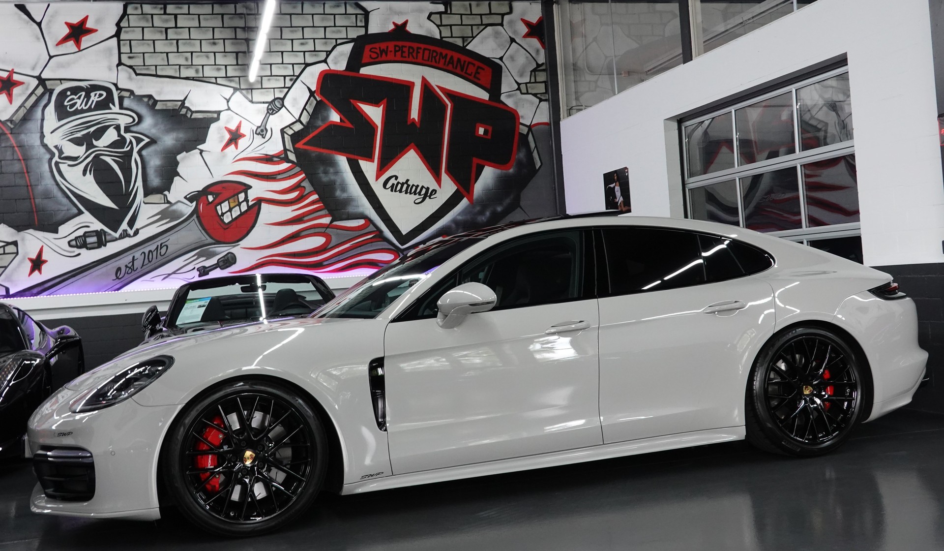 PORSCHE PANAMERA TURBO PDK PTS KREIDE CH-FZ APPROVED LAUFEND BIS 2027-showroom-element-1
