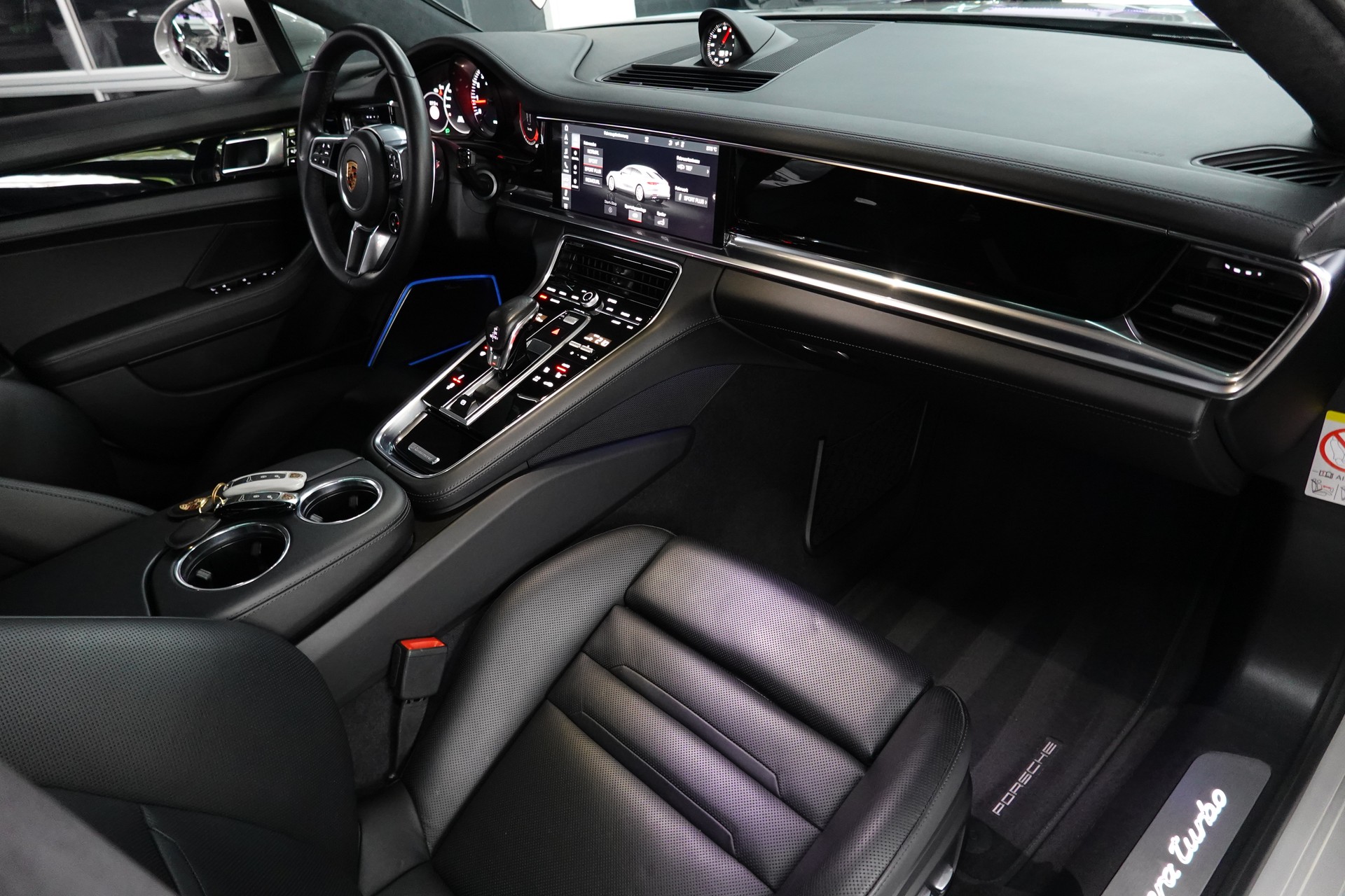 PORSCHE PANAMERA TURBO PDK PTS KREIDE CH-FZ APPROVED LAUFEND BIS 2027-image-51