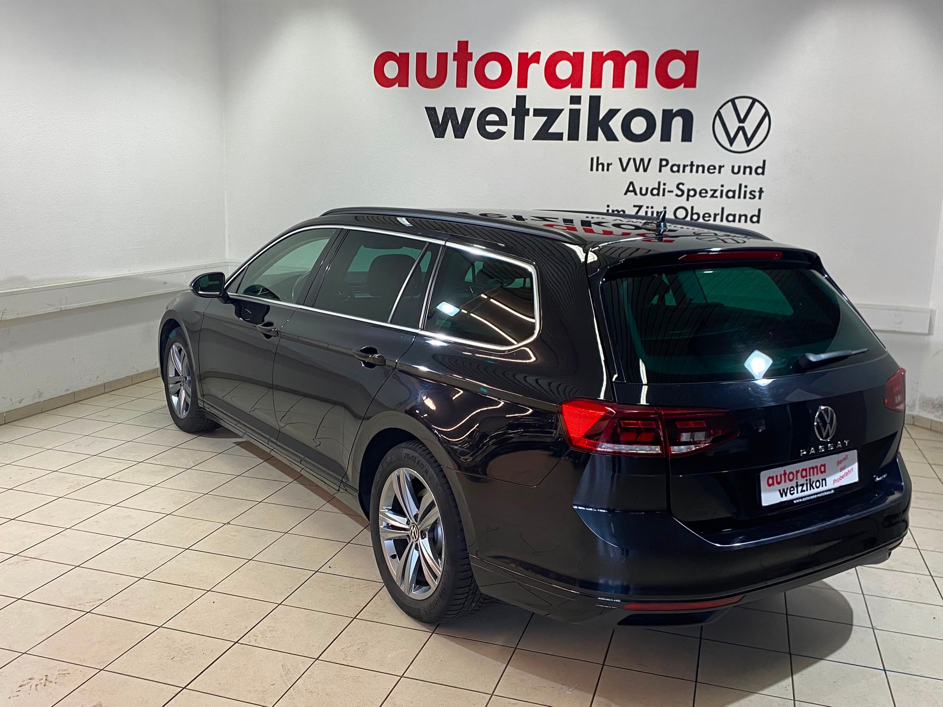 VW Passat 2.0 TDI BMT Business 4Motion DSG-showroom-element-2
