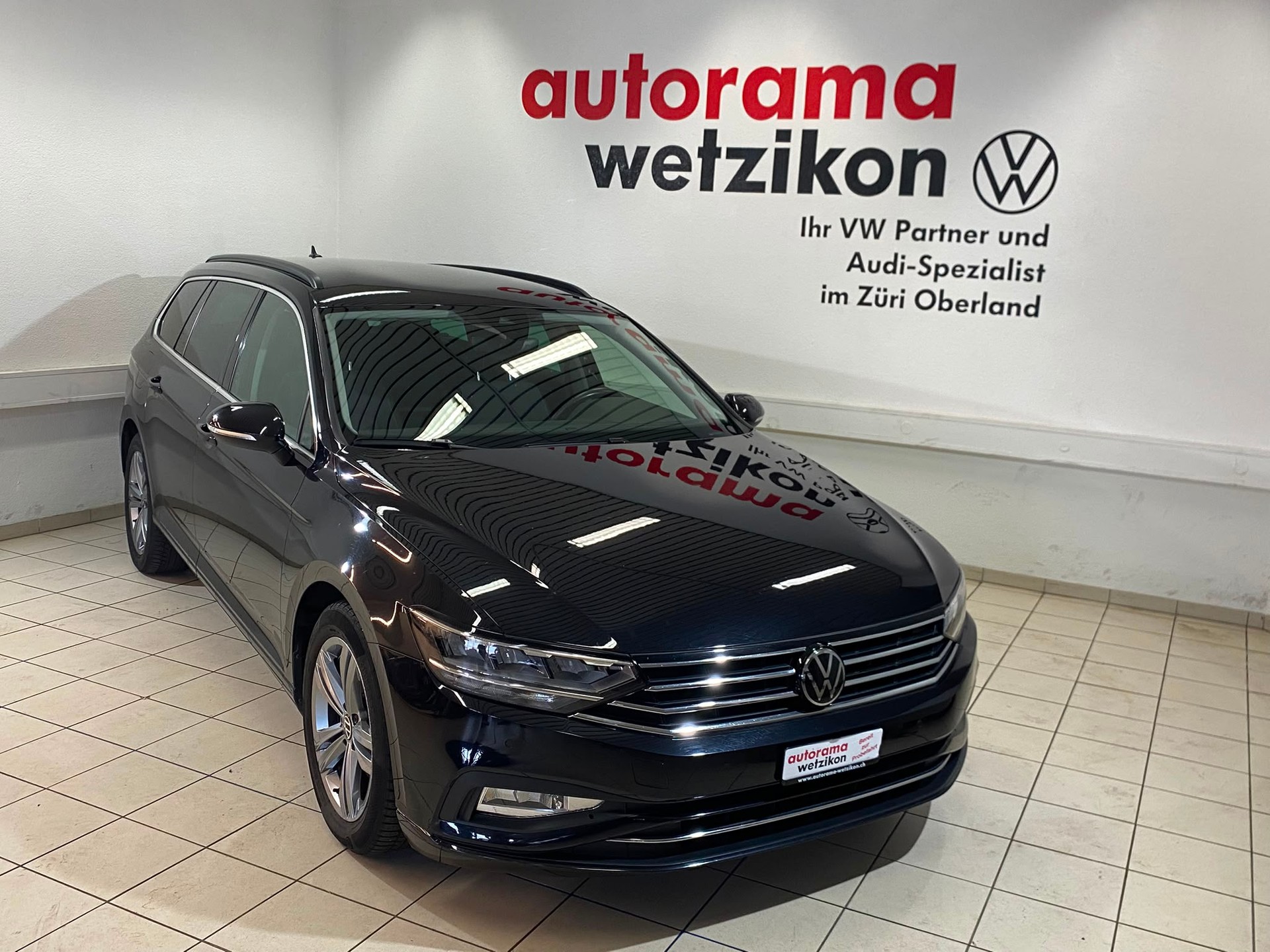 VW Passat 2.0 TDI BMT Business 4Motion DSG-showroom-element-1