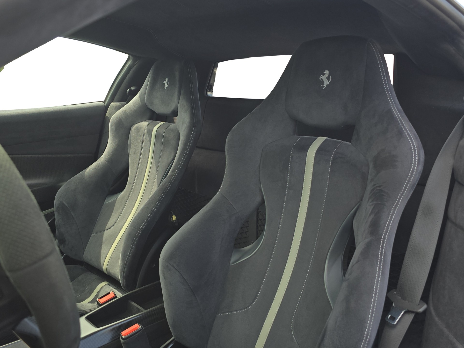 FERRARI 488 Pista 3.9 V8-image-29
