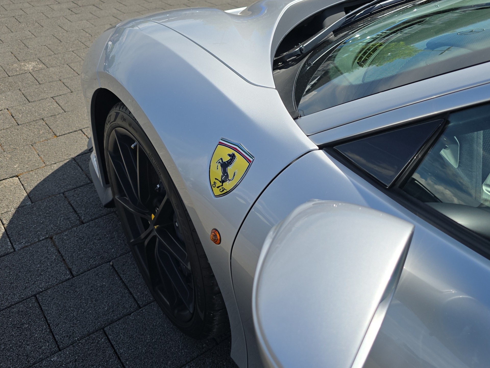 FERRARI 488 Pista 3.9 V8-image-16