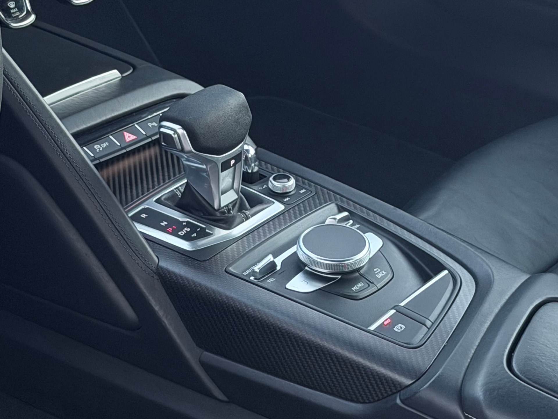 AUDI R8 Coupé 5.2 plus S-Tronic-image-5