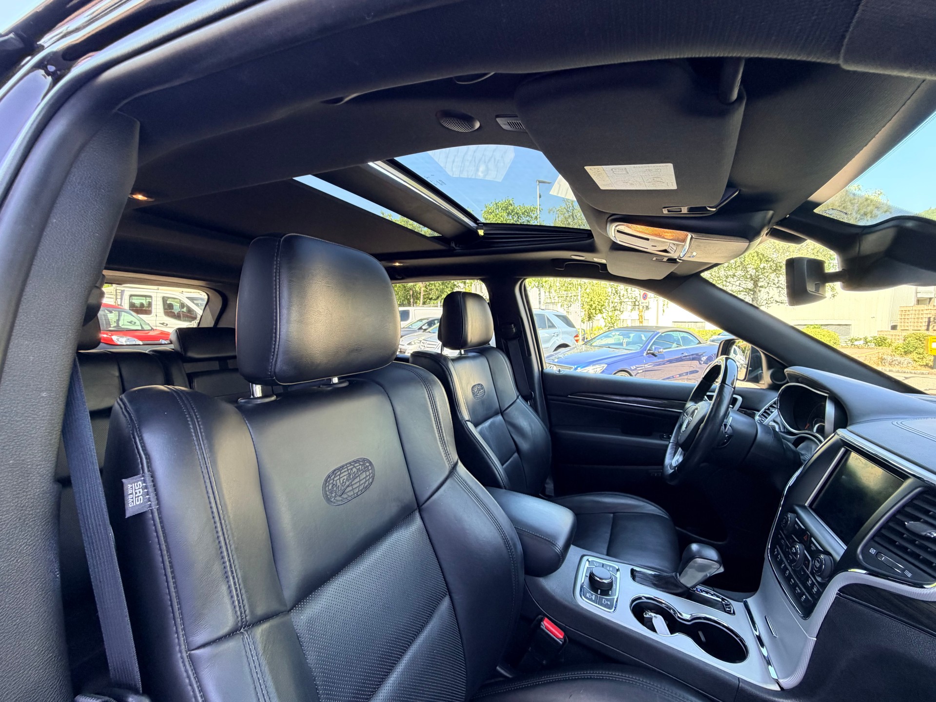 JEEP Grand Cherokee 3.0 CRD Overland Automatic-image-9