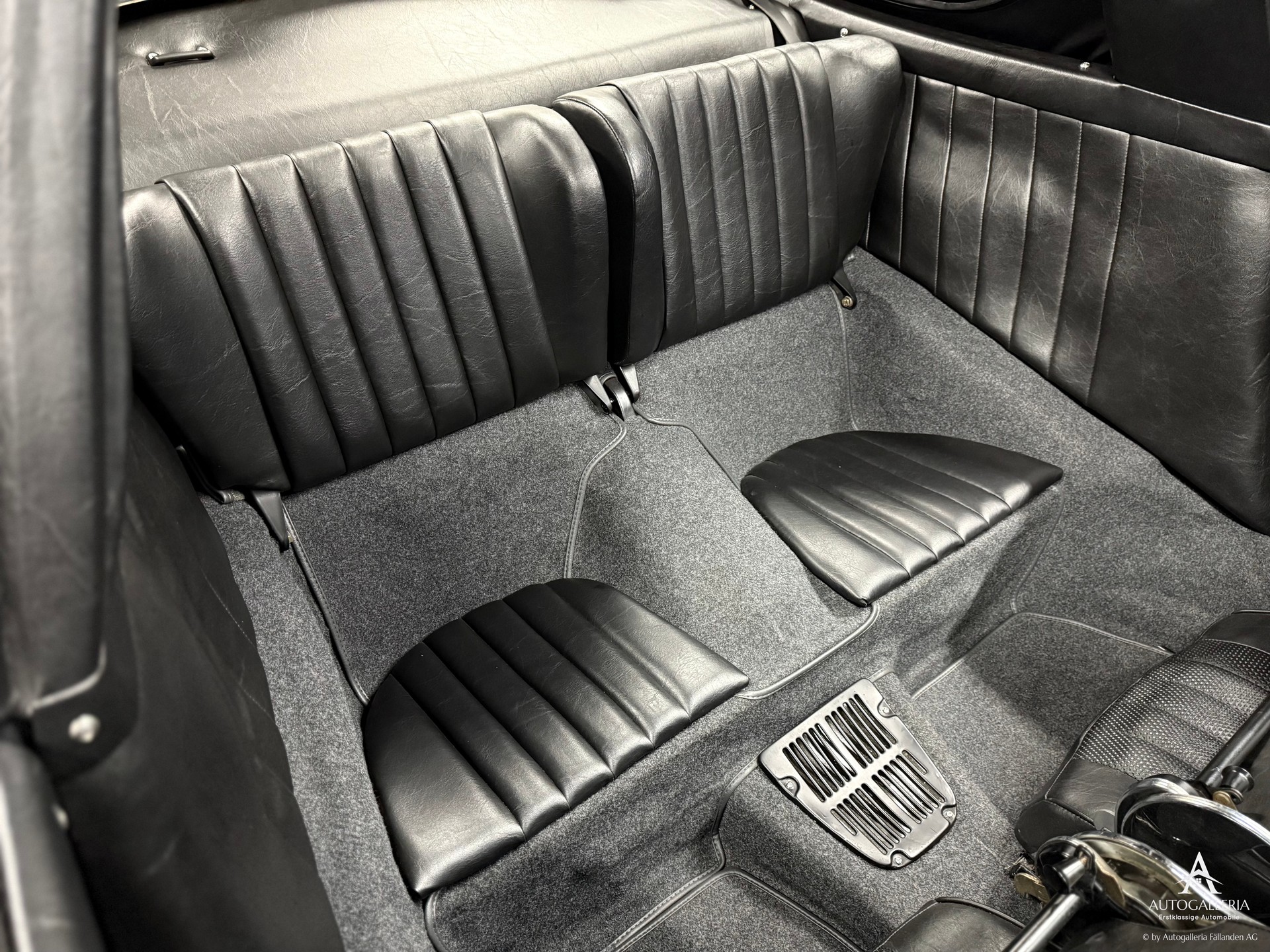 PORSCHE 911 Targa Softwindow-image-10