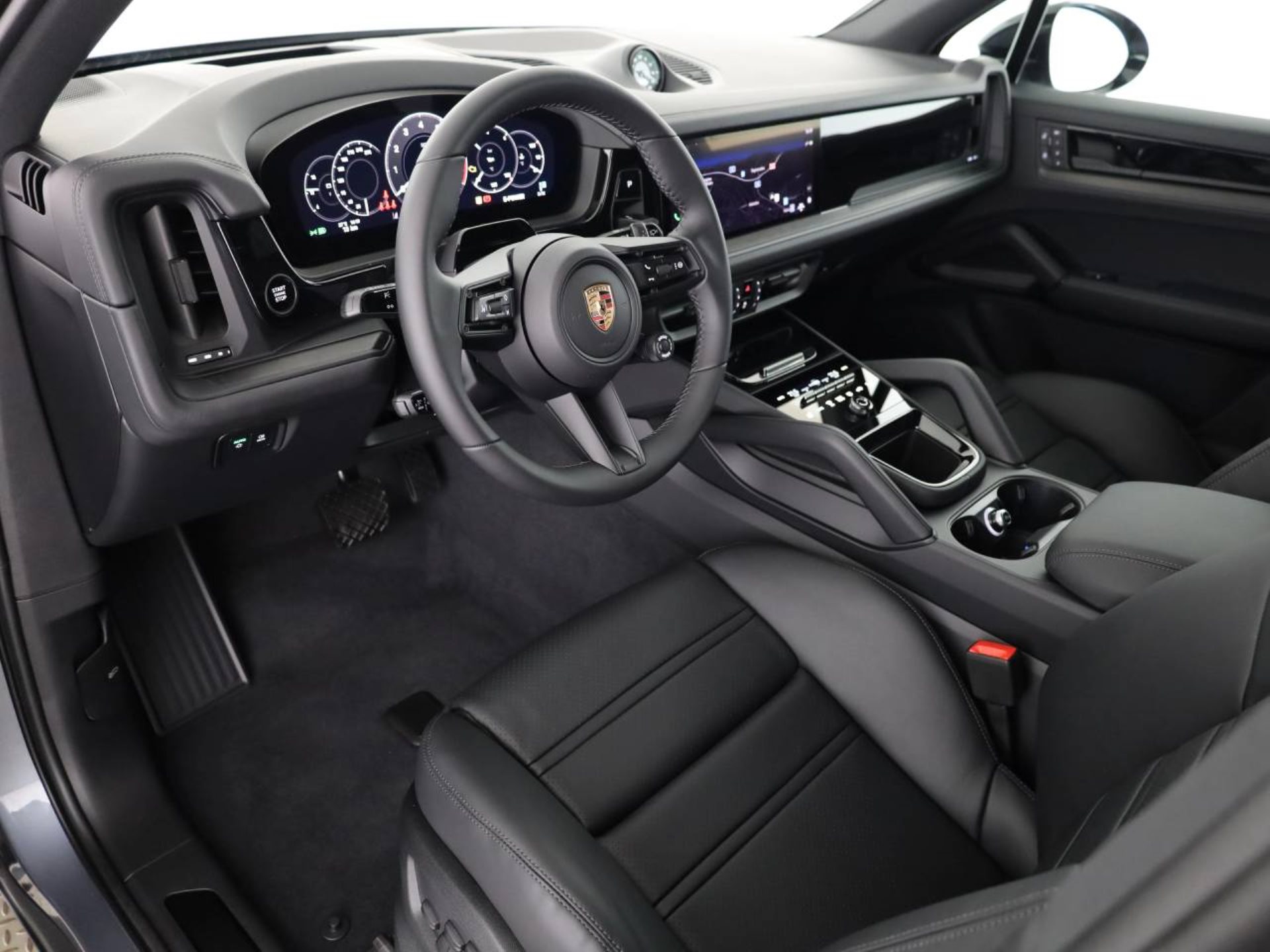 PORSCHE Cayenne E-Hybrid Black Edition-showroom-element-3