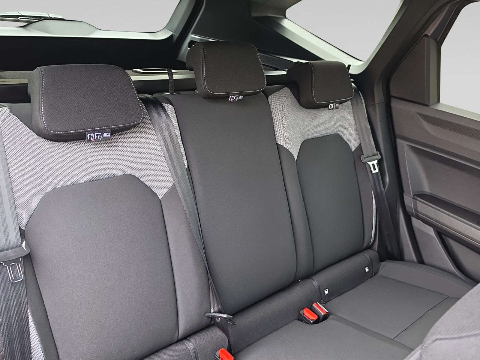 DACIA Bigster 1.2 Hybrid Journey 4WD-image-11