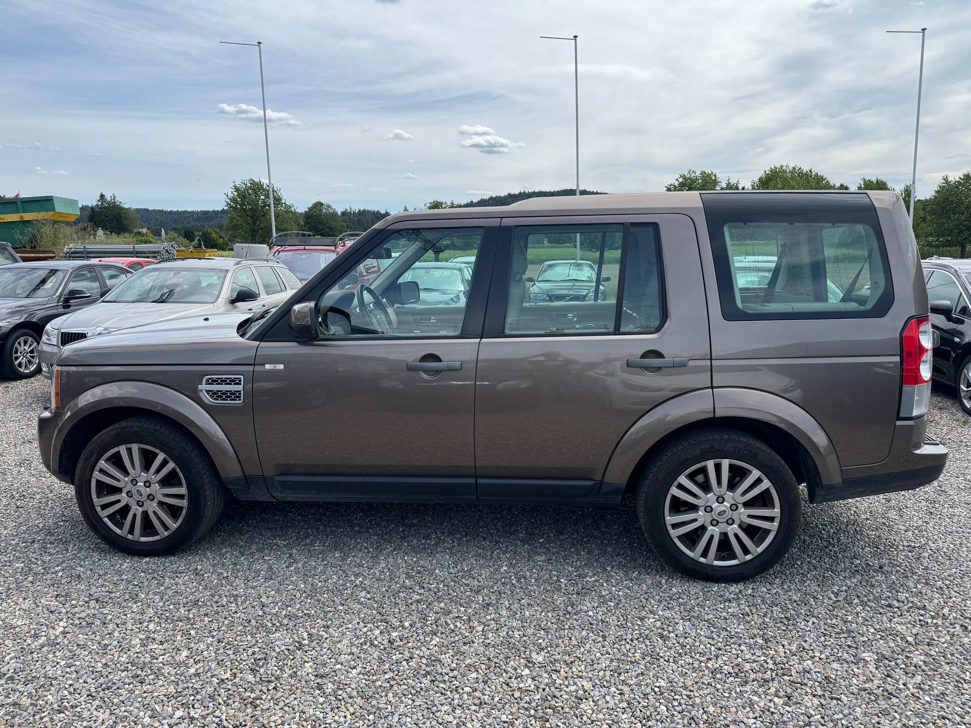 LAND ROVER Discovery 3.0 TDV6 HSE Automatic-image-7