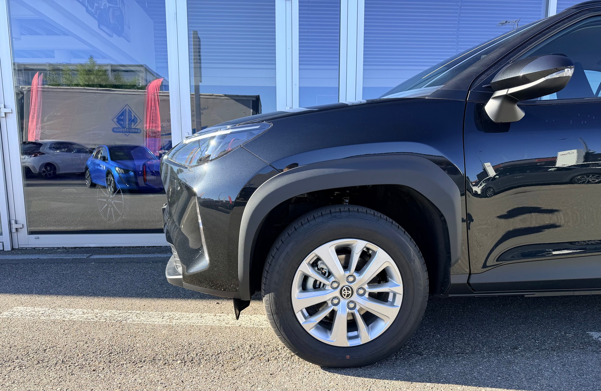 TOYOTA Yaris Cross 1.5 Comfort AWDi e-CVT-showroom-element-3