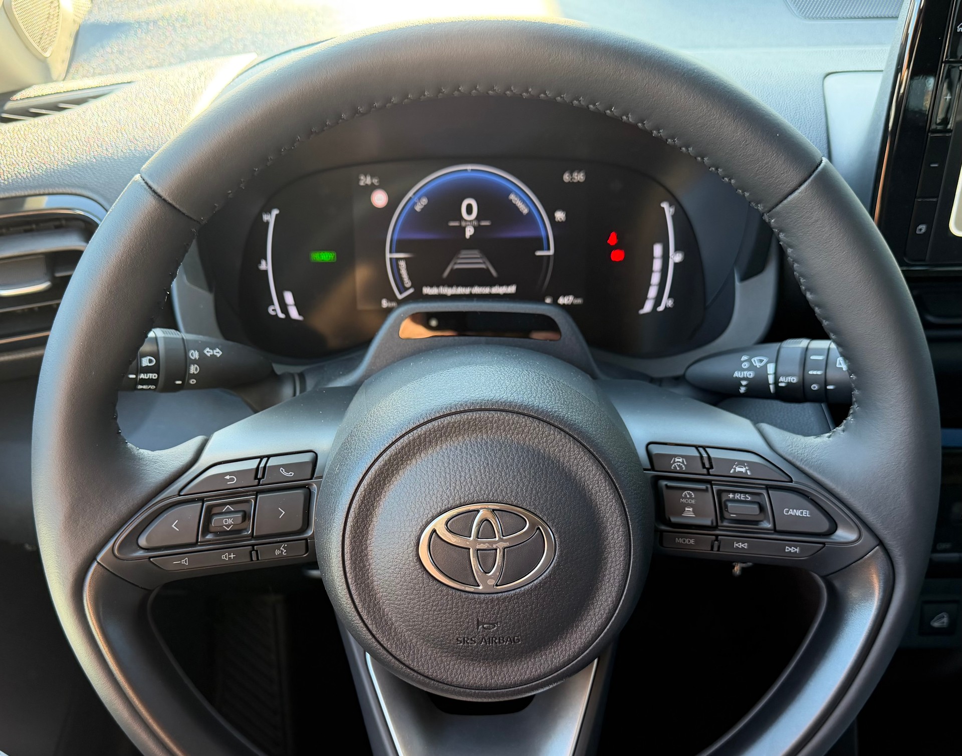 TOYOTA Yaris Cross 1.5 Comfort AWDi e-CVT-image-14