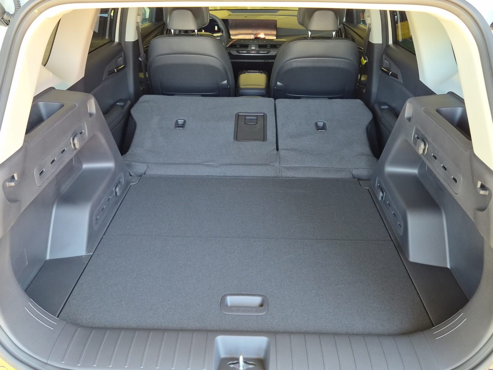 KIA EV5 81 kWh Earth-image-9