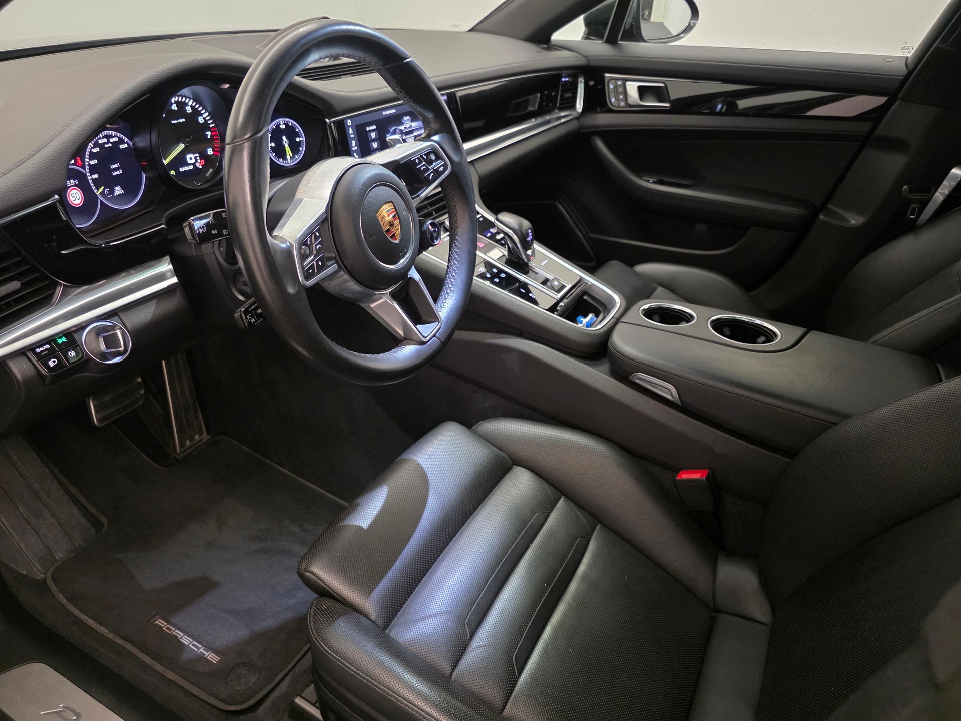 PORSCHE Panamera Sport Turismo 2.9 V6 4 E-Hybrid-image-11