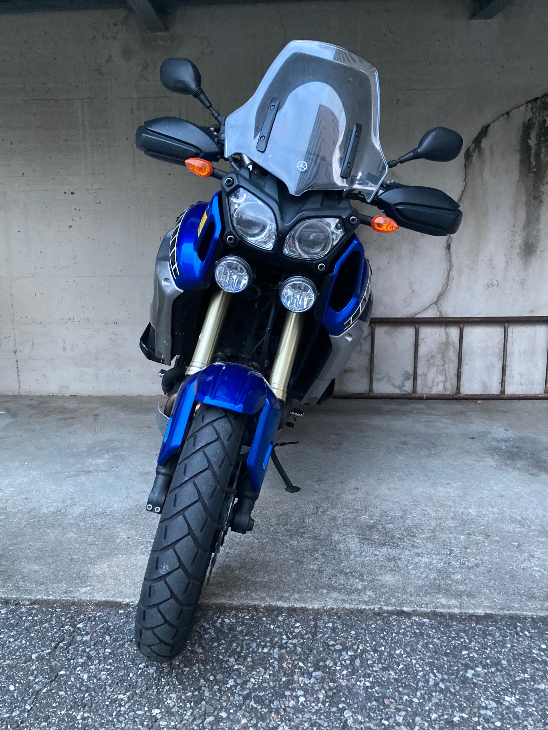 YAMAHA XT 1200 Z Super Ténéré-image-1