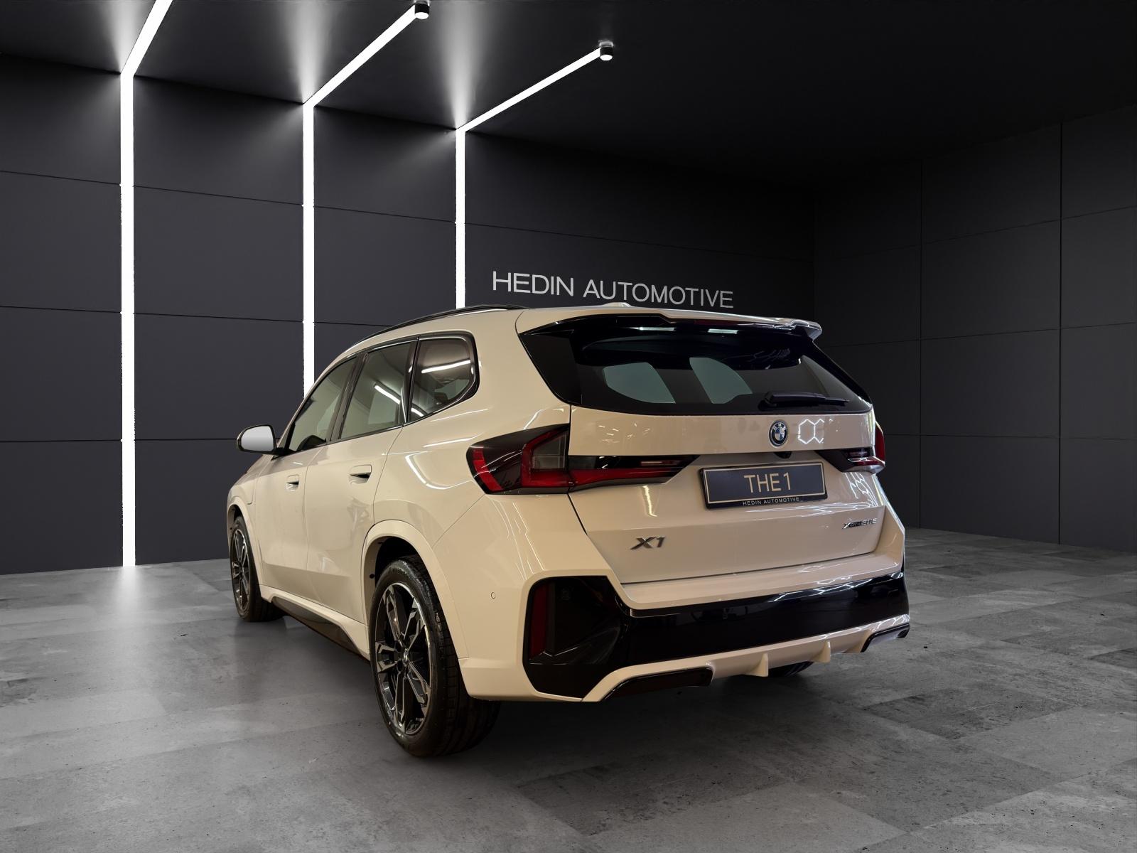 BMW X1 30e xDrive-showroom-element-2