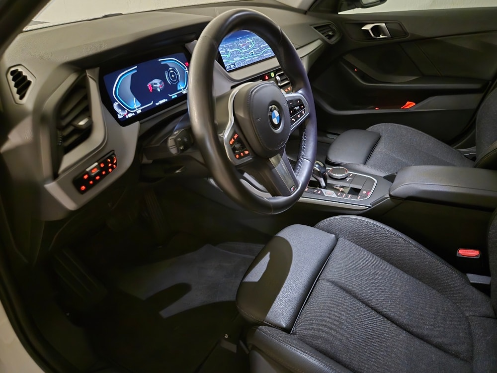 BMW 120d xDrive-image-4