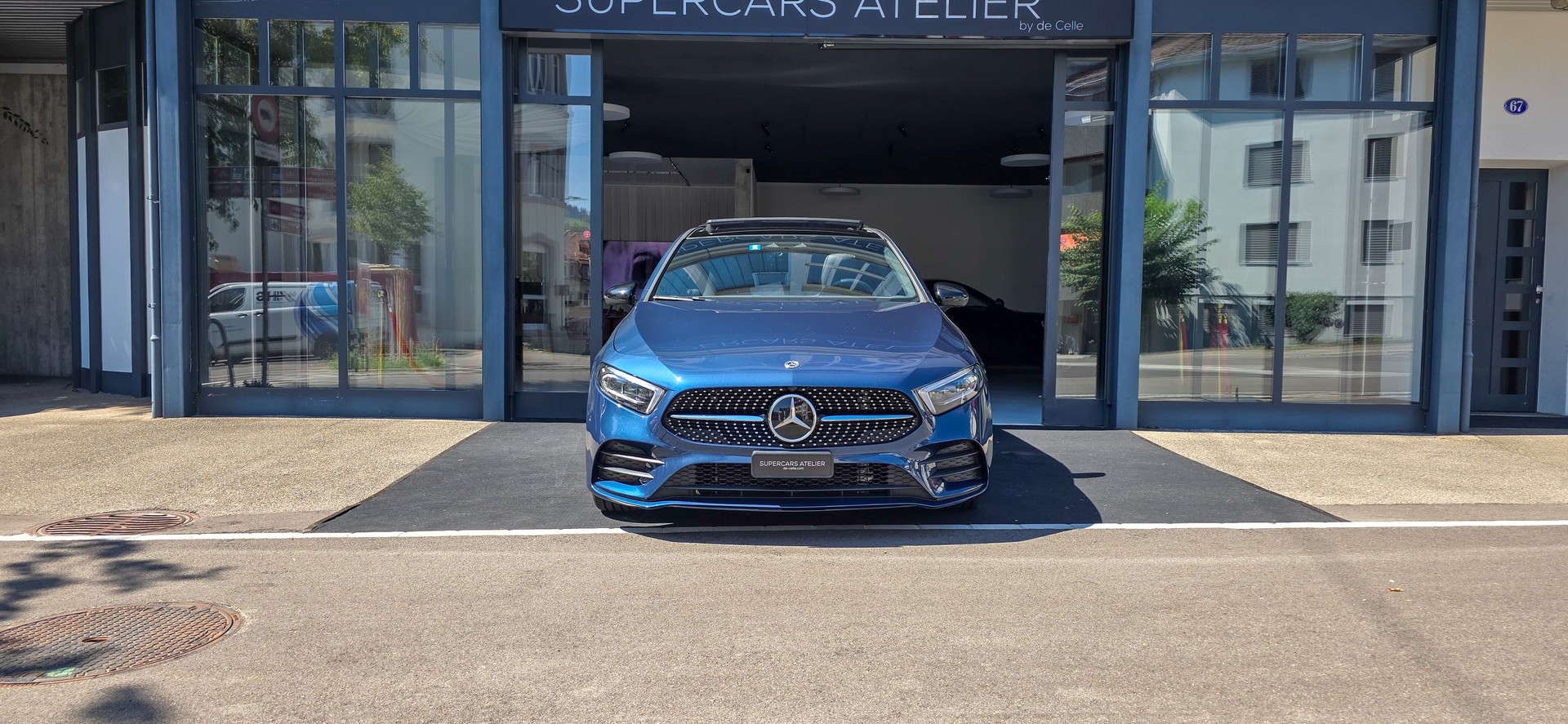 MERCEDES-BENZ A 220 d 4Matic AMG Line-showroom-element-1