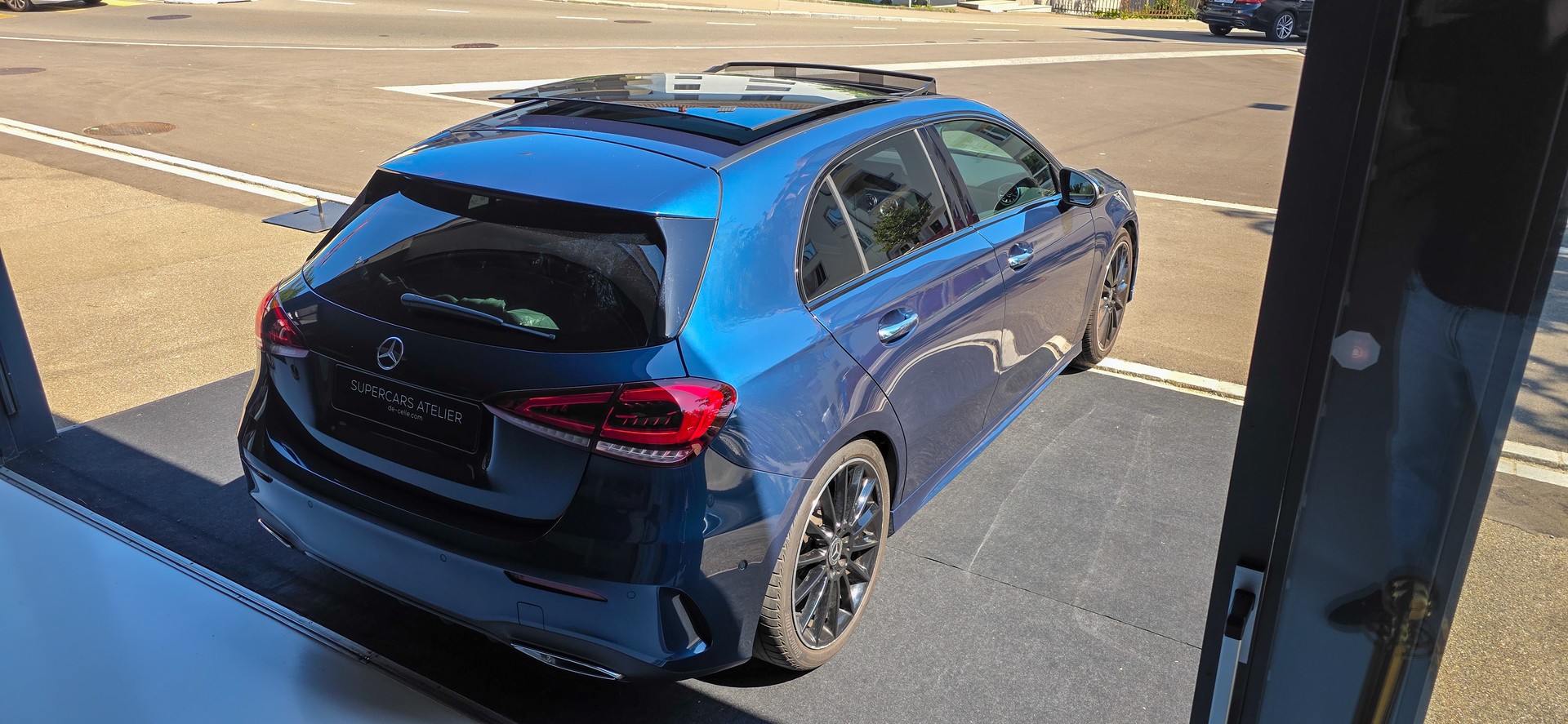 MERCEDES-BENZ A 220 d 4Matic AMG Line-image-9