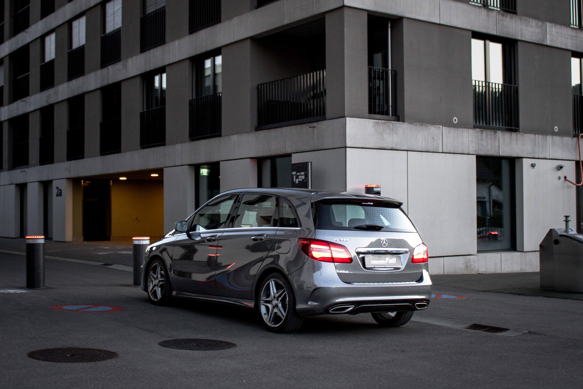 MERCEDES-BENZ B 200 CDI AMG Line 7G-DCT-showroom-element-1