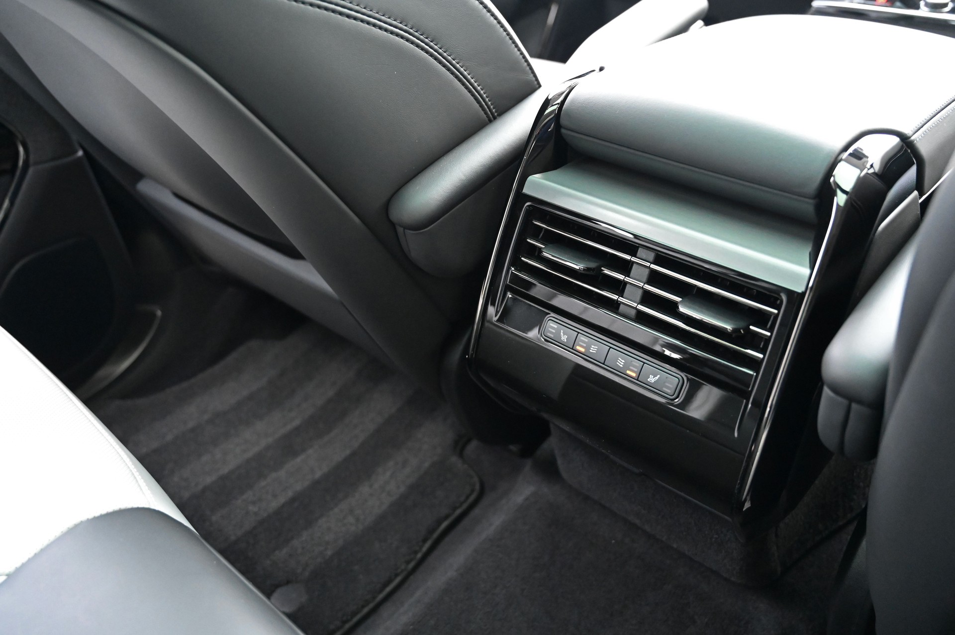 LAND ROVER Range Rover Sport D300 3.0 TD6 MHEV Dynamic SE Automatic **Gratisservice & Garantie**-image-26