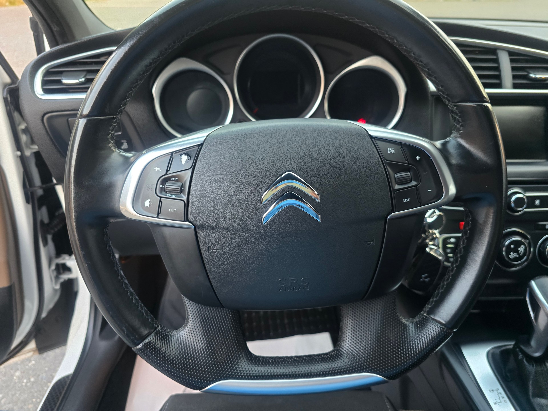 DS AUTOMOBILES DS 4 2.0 BlueHDi SO Chic Automatic-image-15