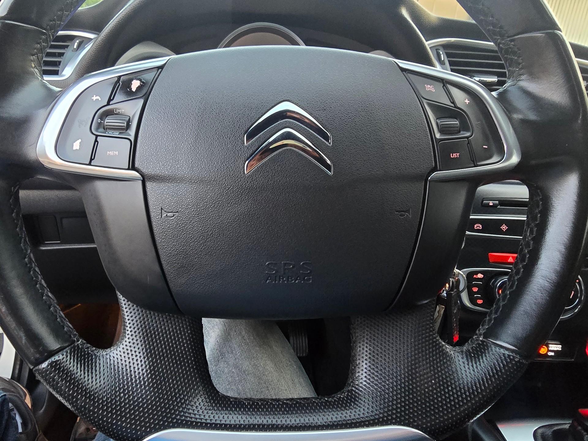 DS AUTOMOBILES DS 4 2.0 BlueHDi SO Chic Automatic-image-19
