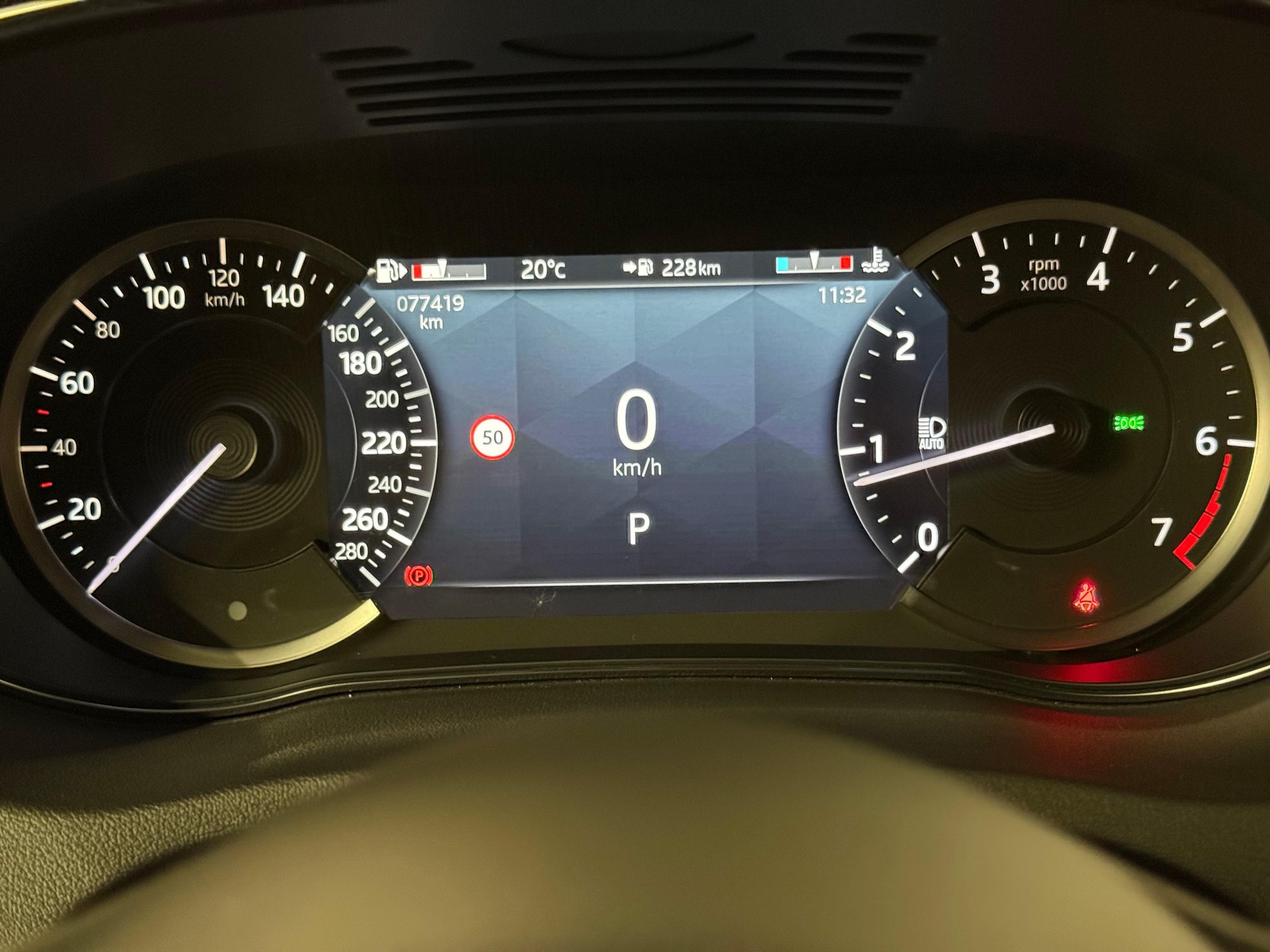 JAGUAR E-Pace 2.0 I4 200 R-Dynamic SE AWD-image-14