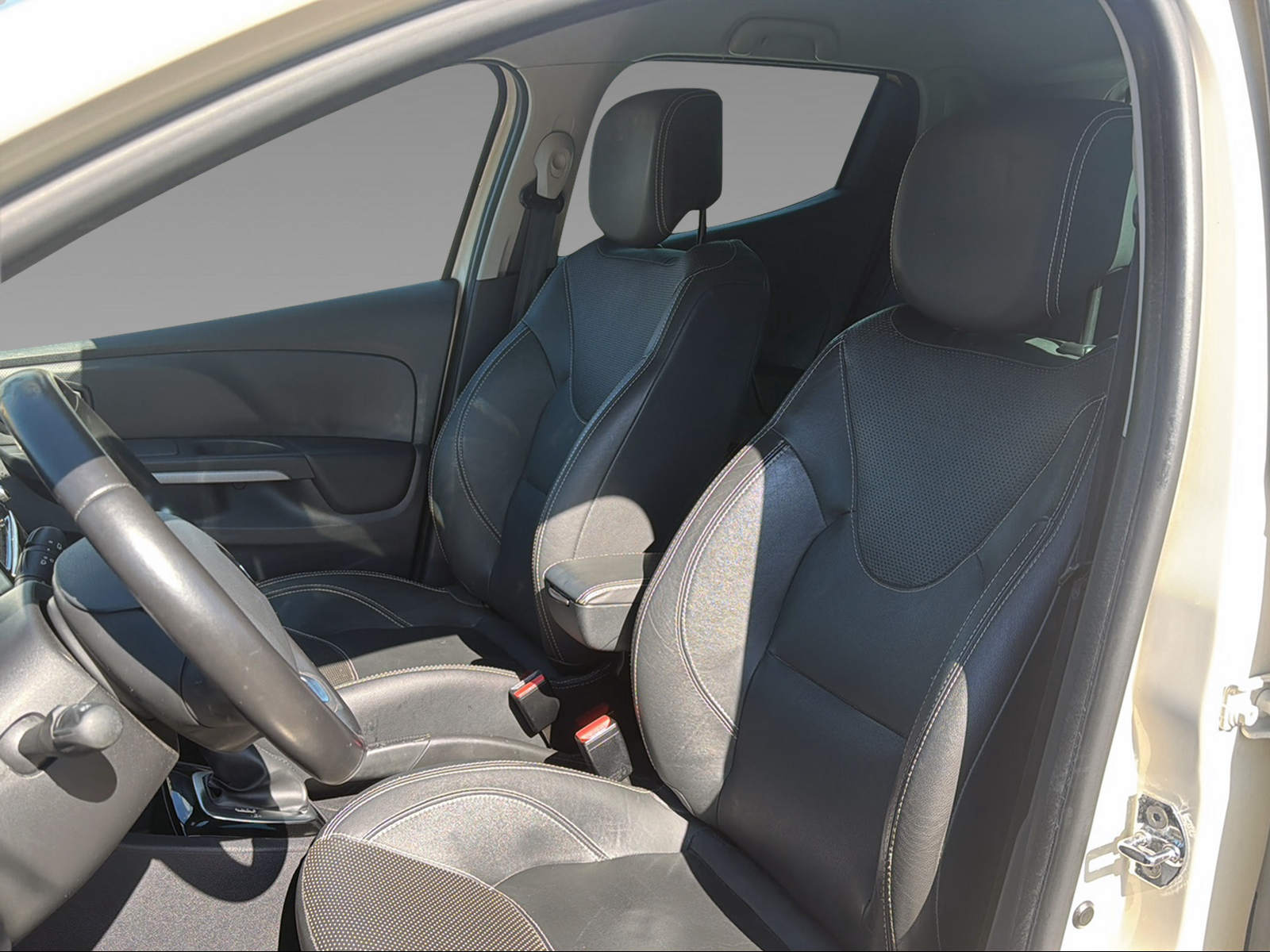 RENAULT Clio 1.2 TCe 120 Iconic S/S-image-13